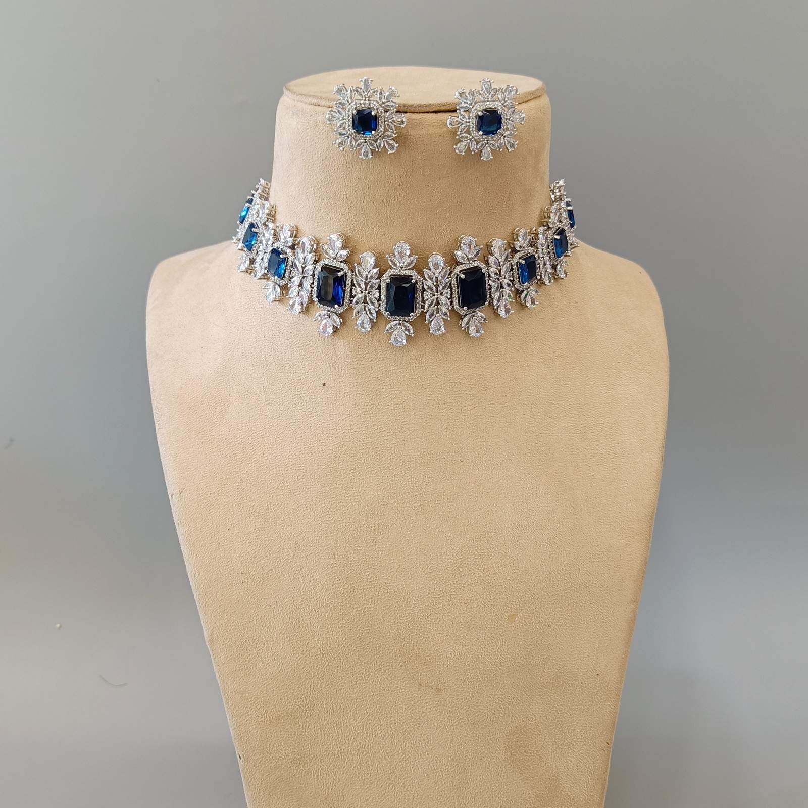 Ad kiara's choker - Blue