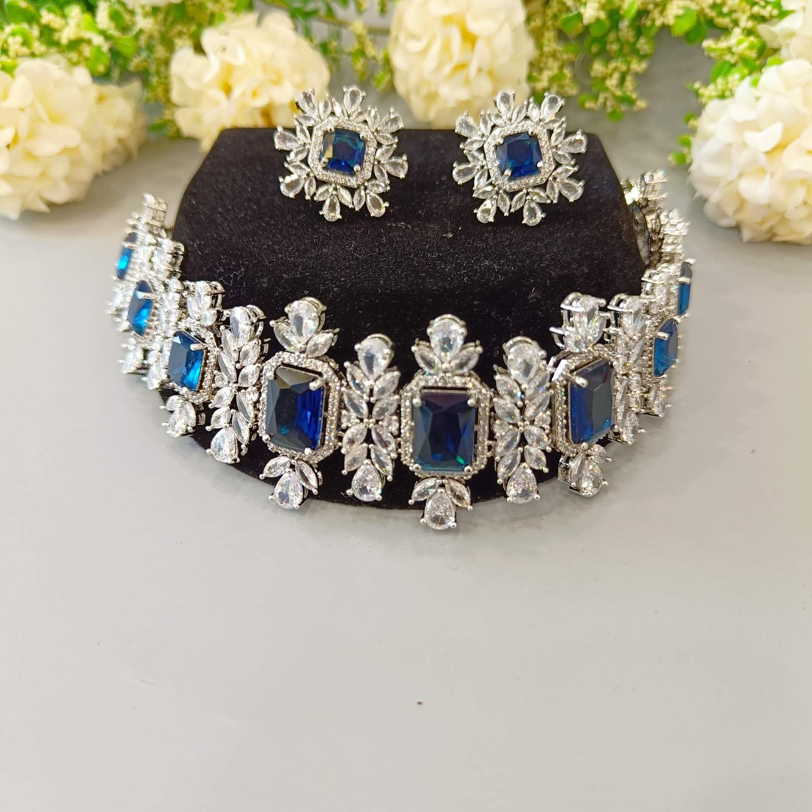 Ad kiara's choker - Blue