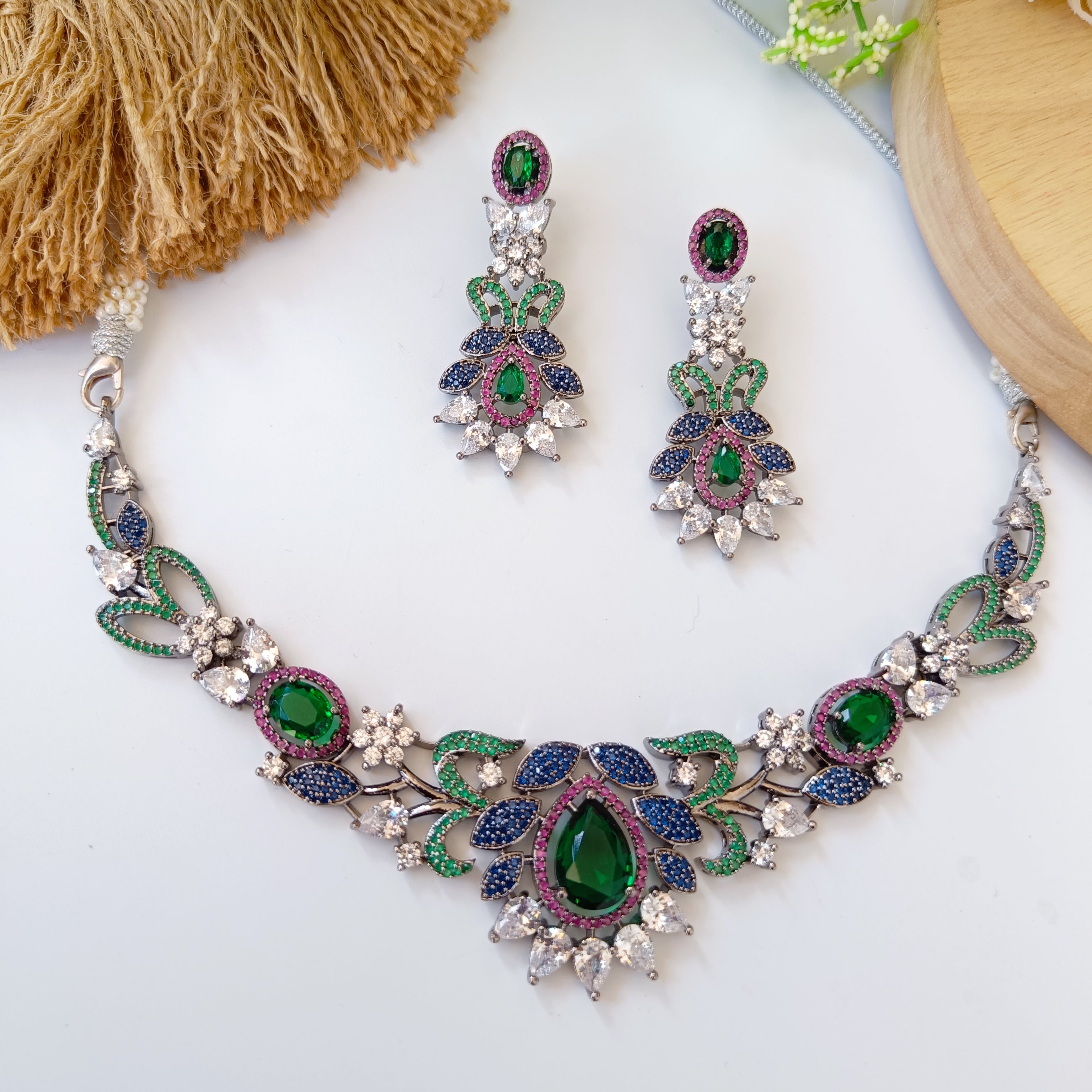 Ad Inayat neckpiece