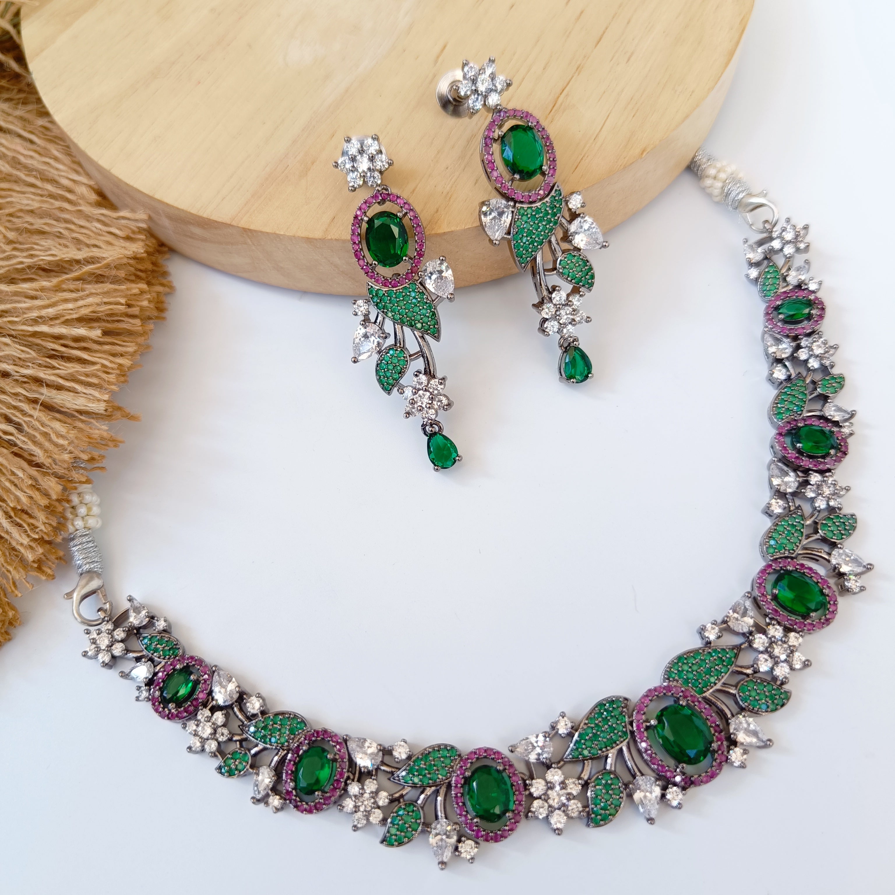 Ad mogra Neckpiece