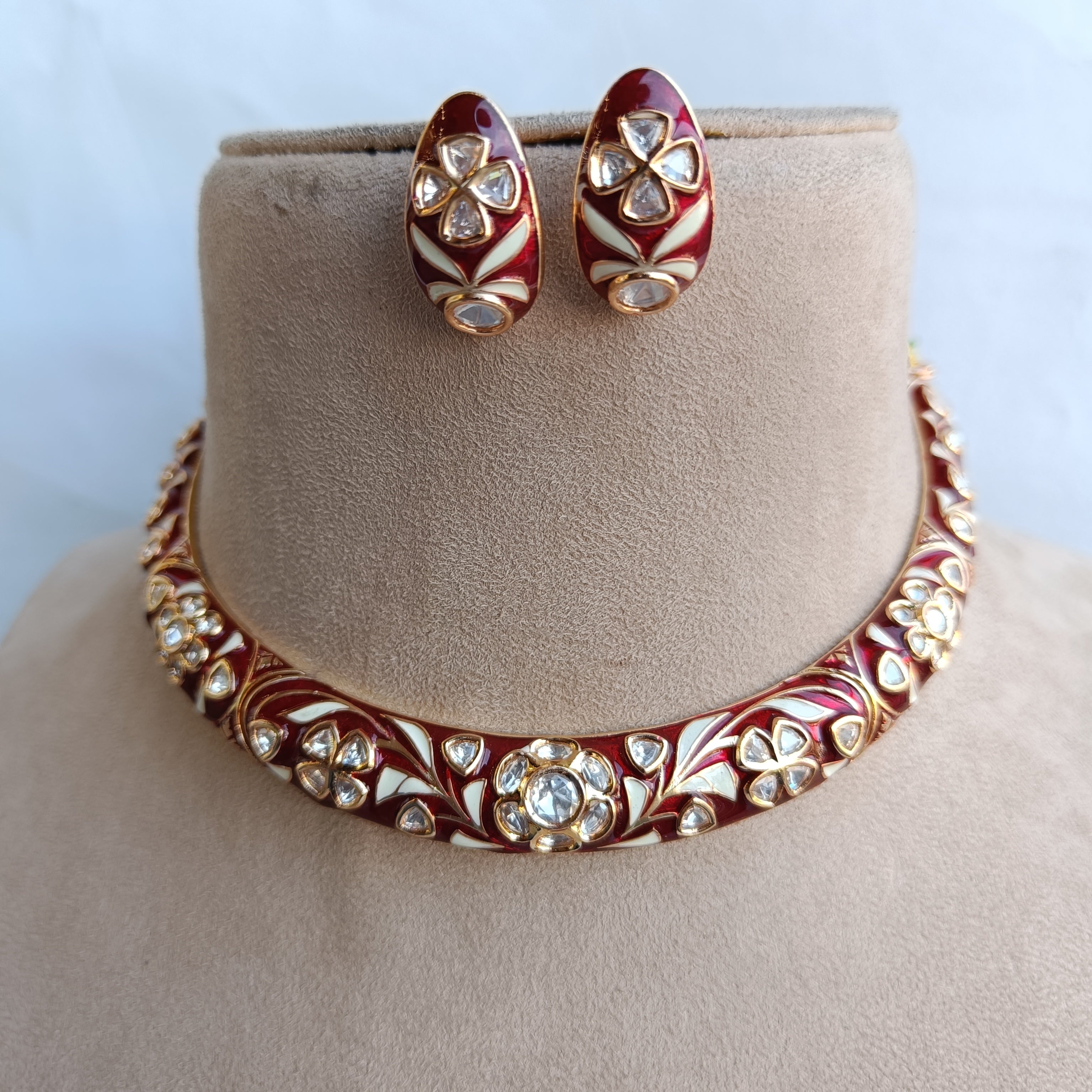 Nayaab misva Neckpiece