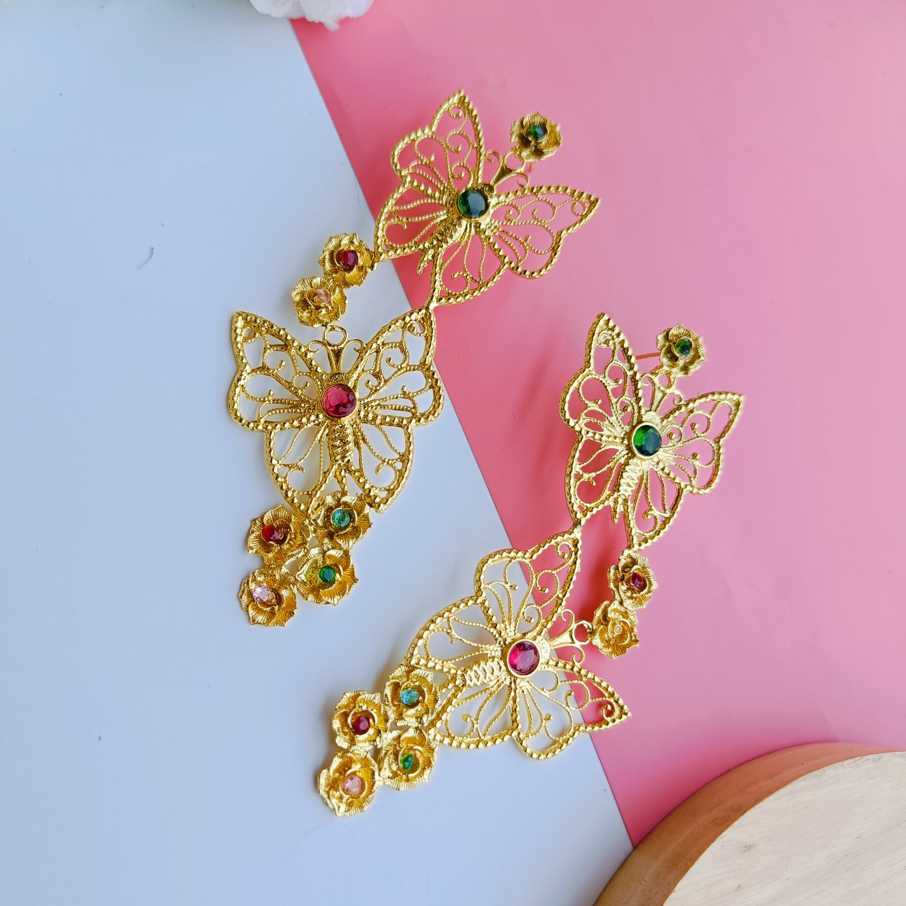 Layla Laura Gold Earrings