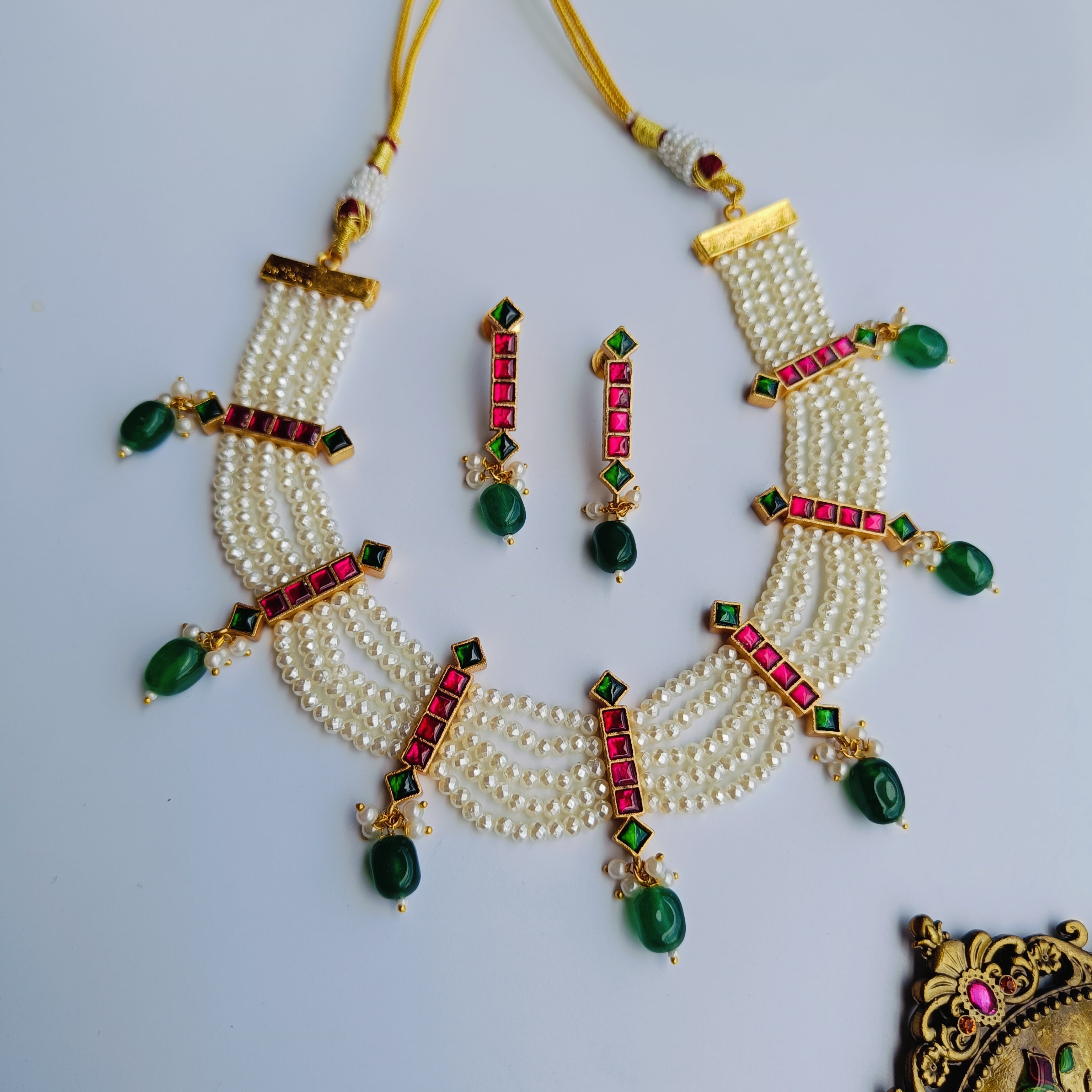 Nayaab MahiNoor pearl Neckpiece