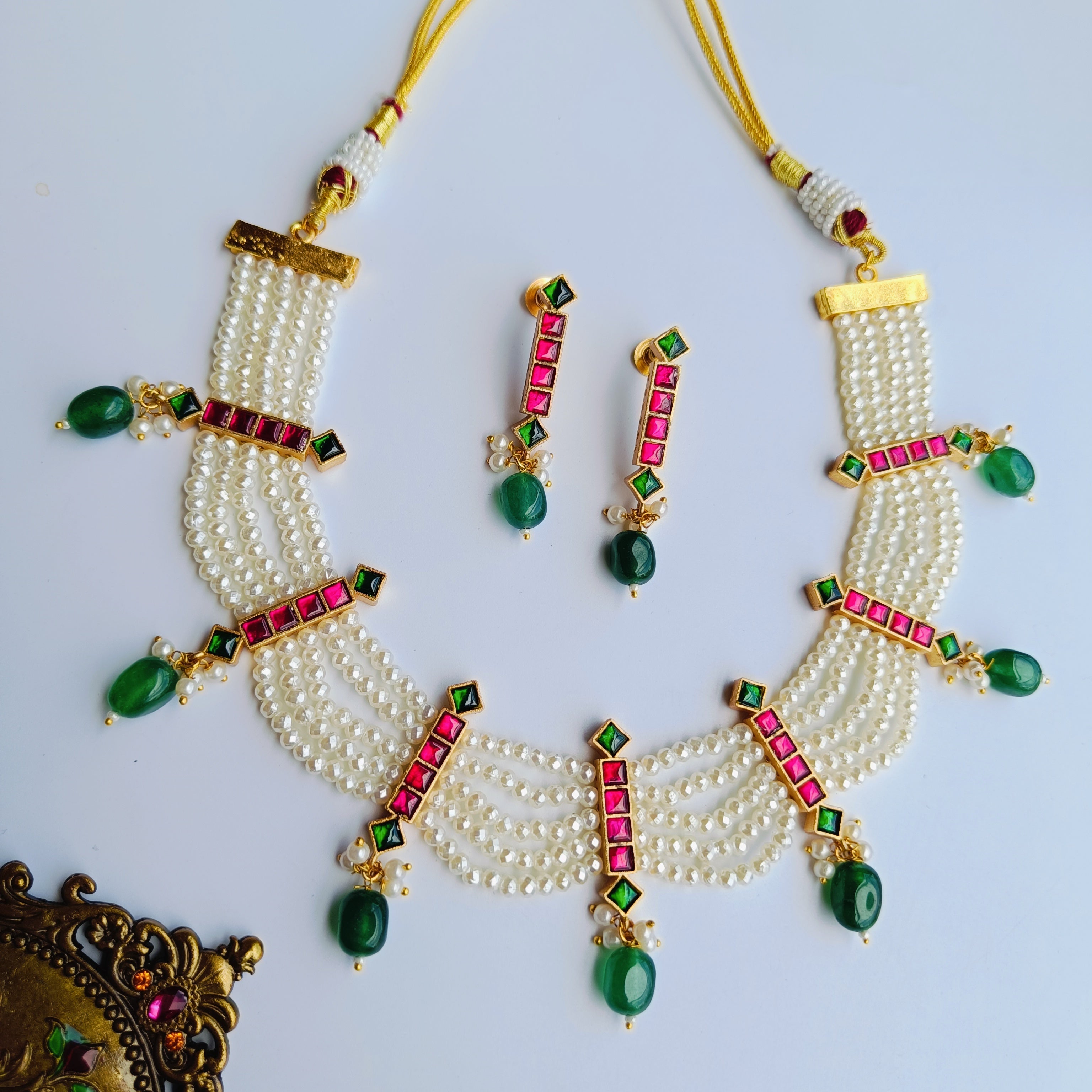 Nayaab MahiNoor pearl Neckpiece