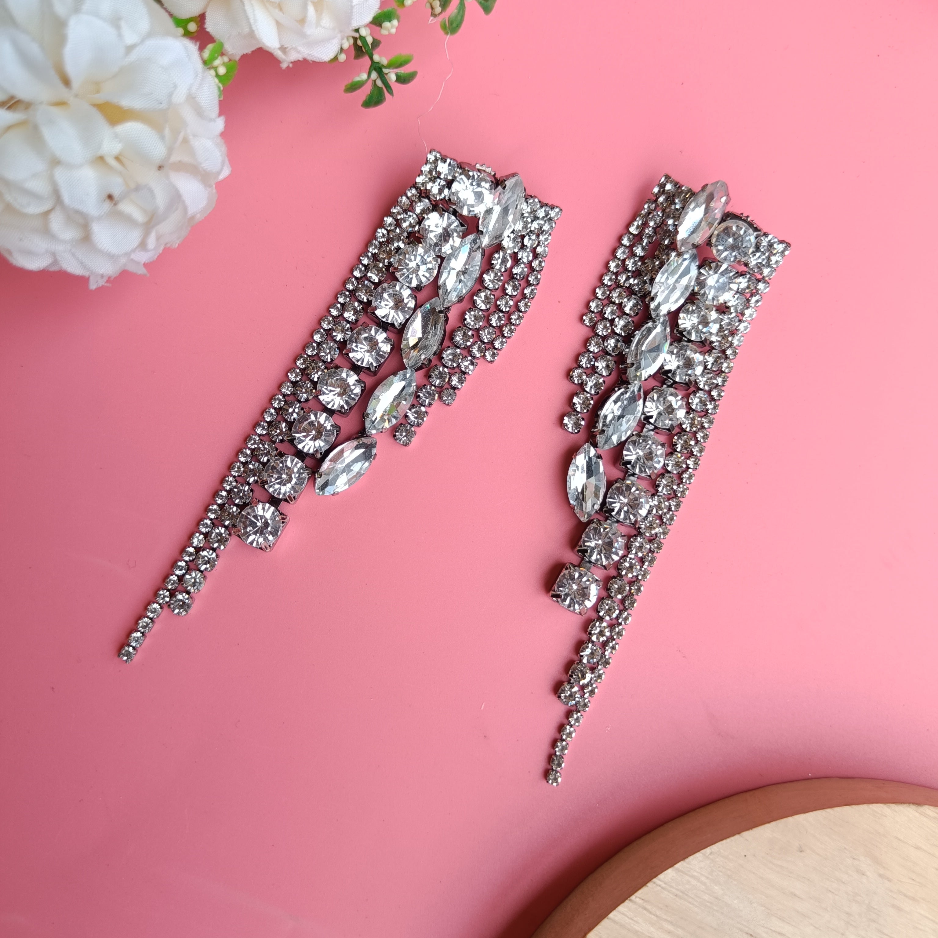 layla elsa earrings