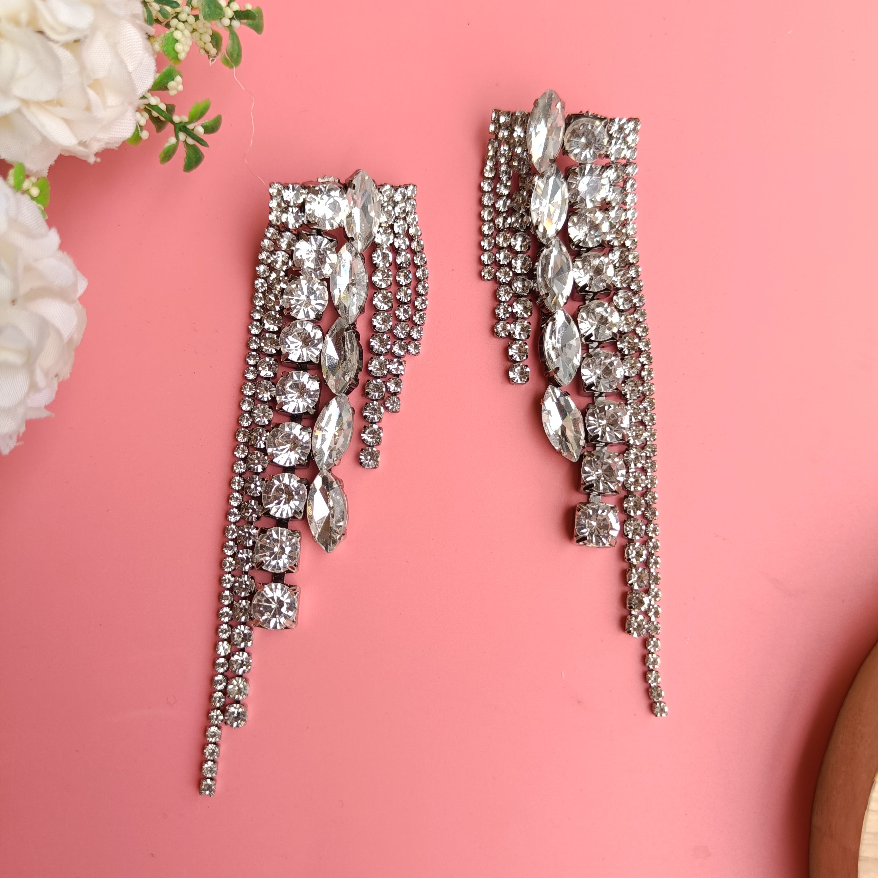 layla elsa earrings