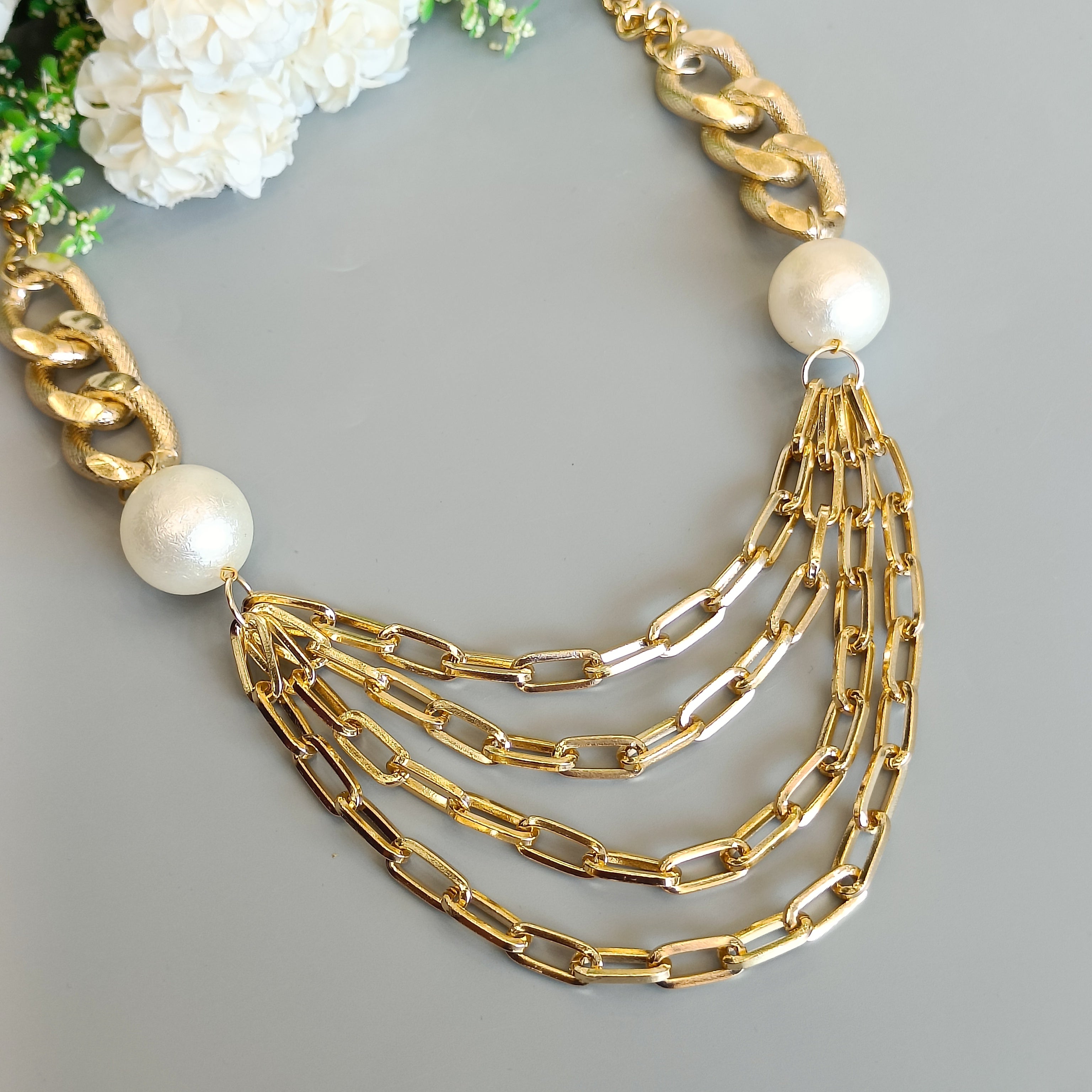 Layla Eliza pearl Neckpiece