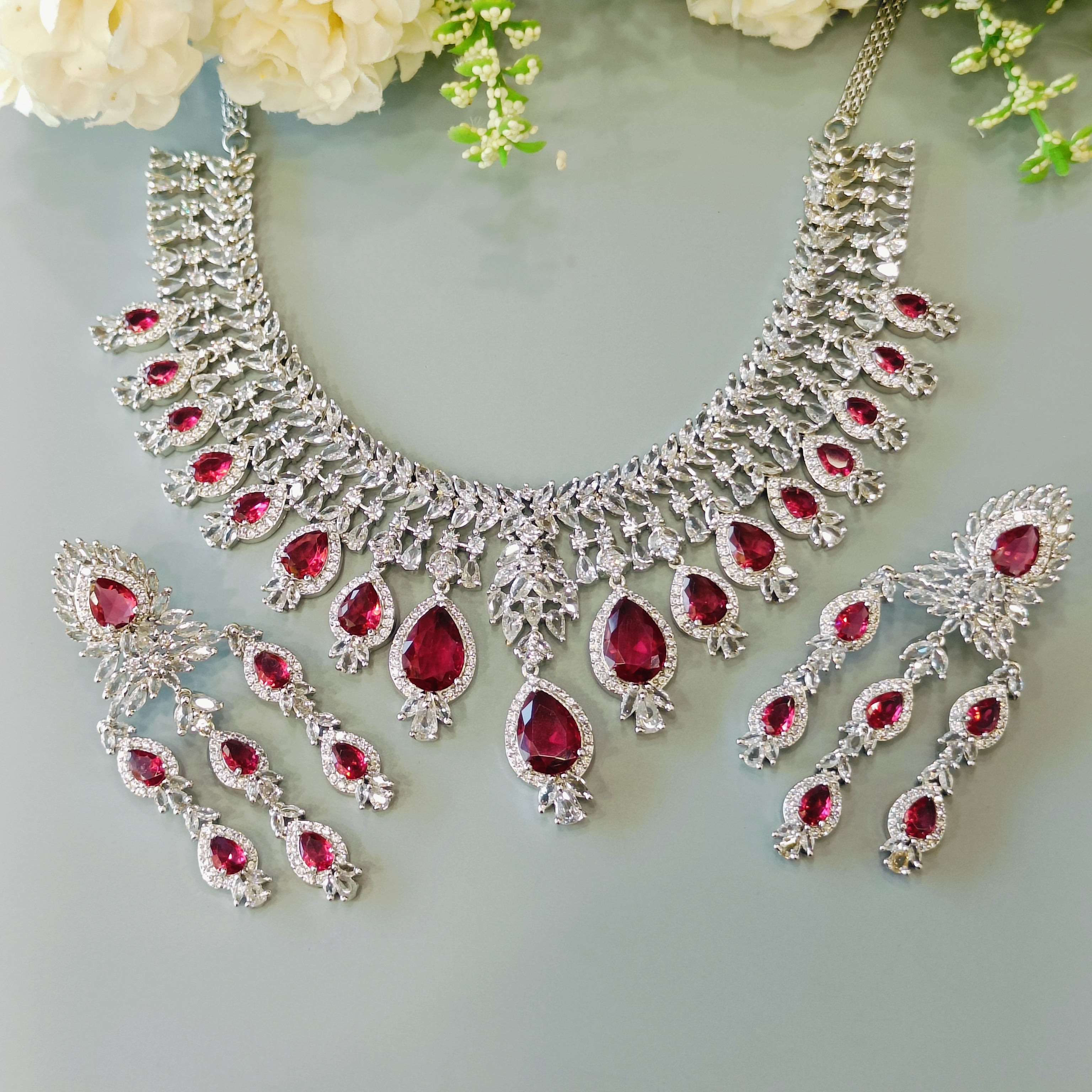 Ad kritika Neckpiece - Red