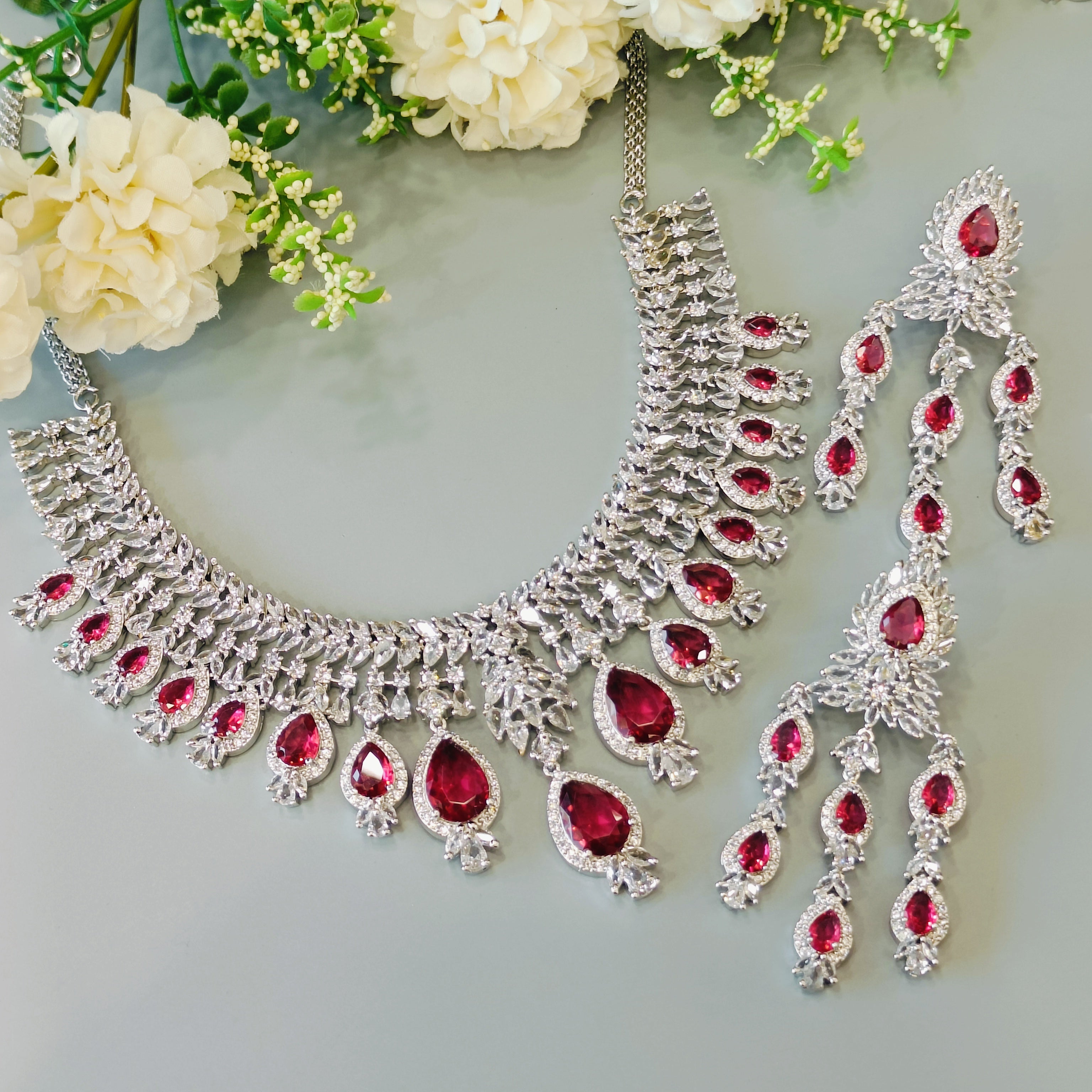 Ad kritika Neckpiece - Red