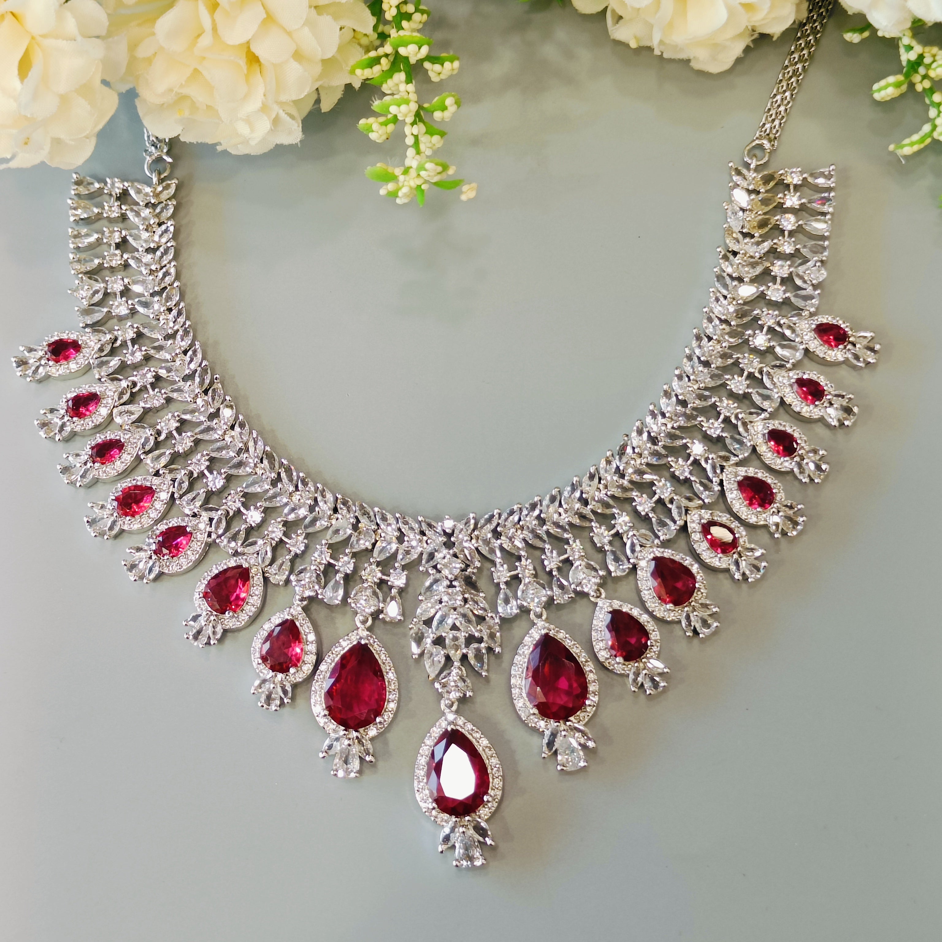 Ad kritika Neckpiece - Red