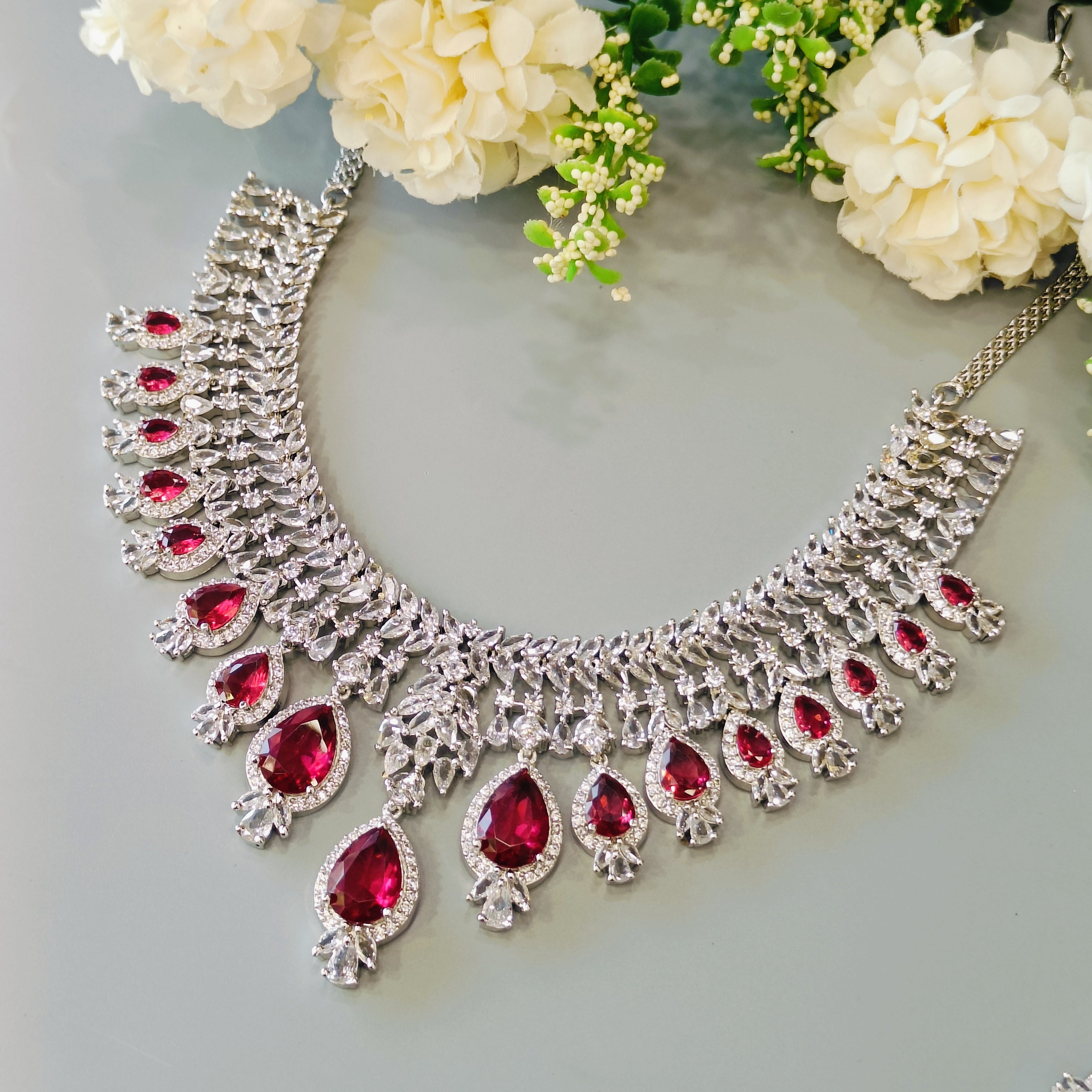 Ad kritika Neckpiece - Red