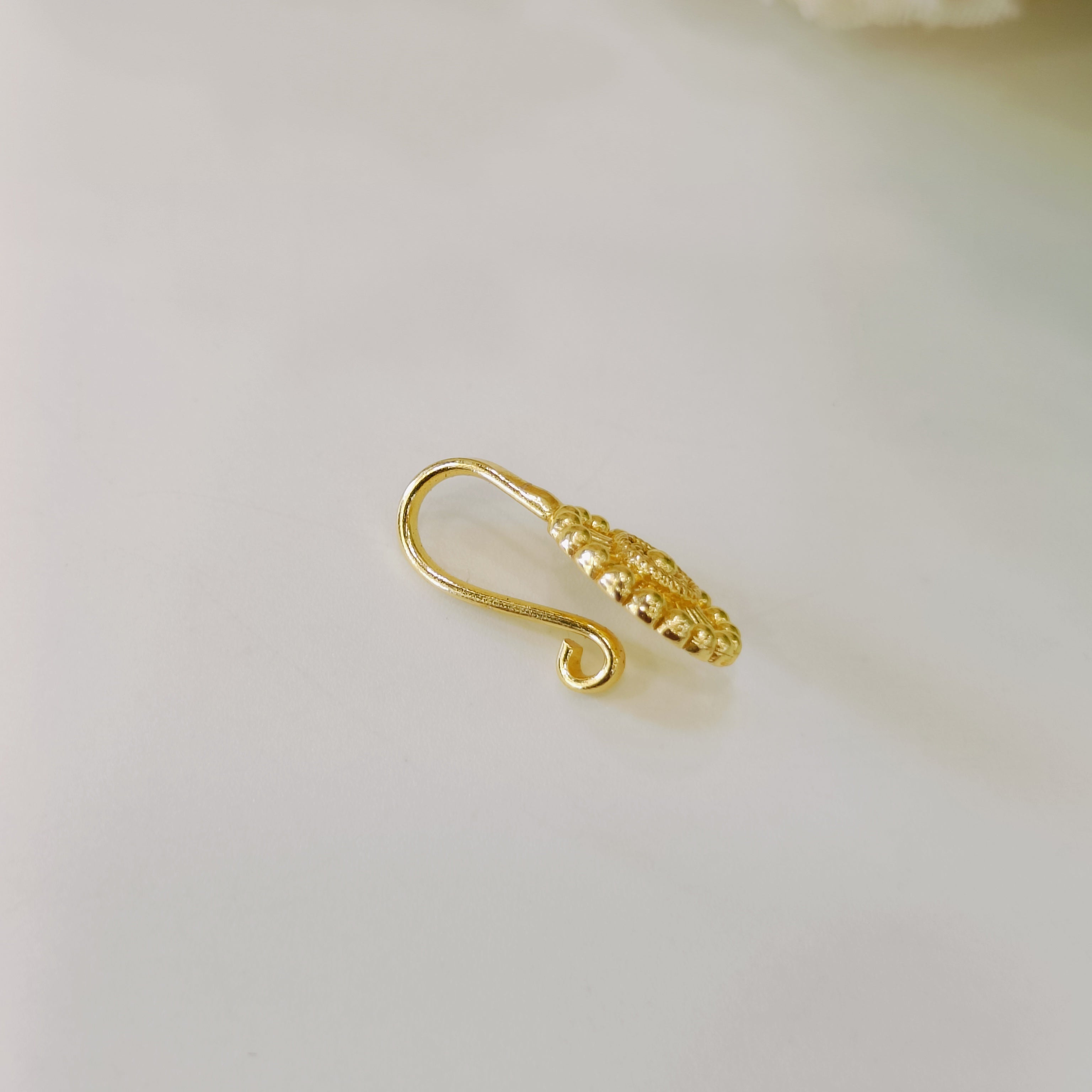 Layla gold nose pin 01