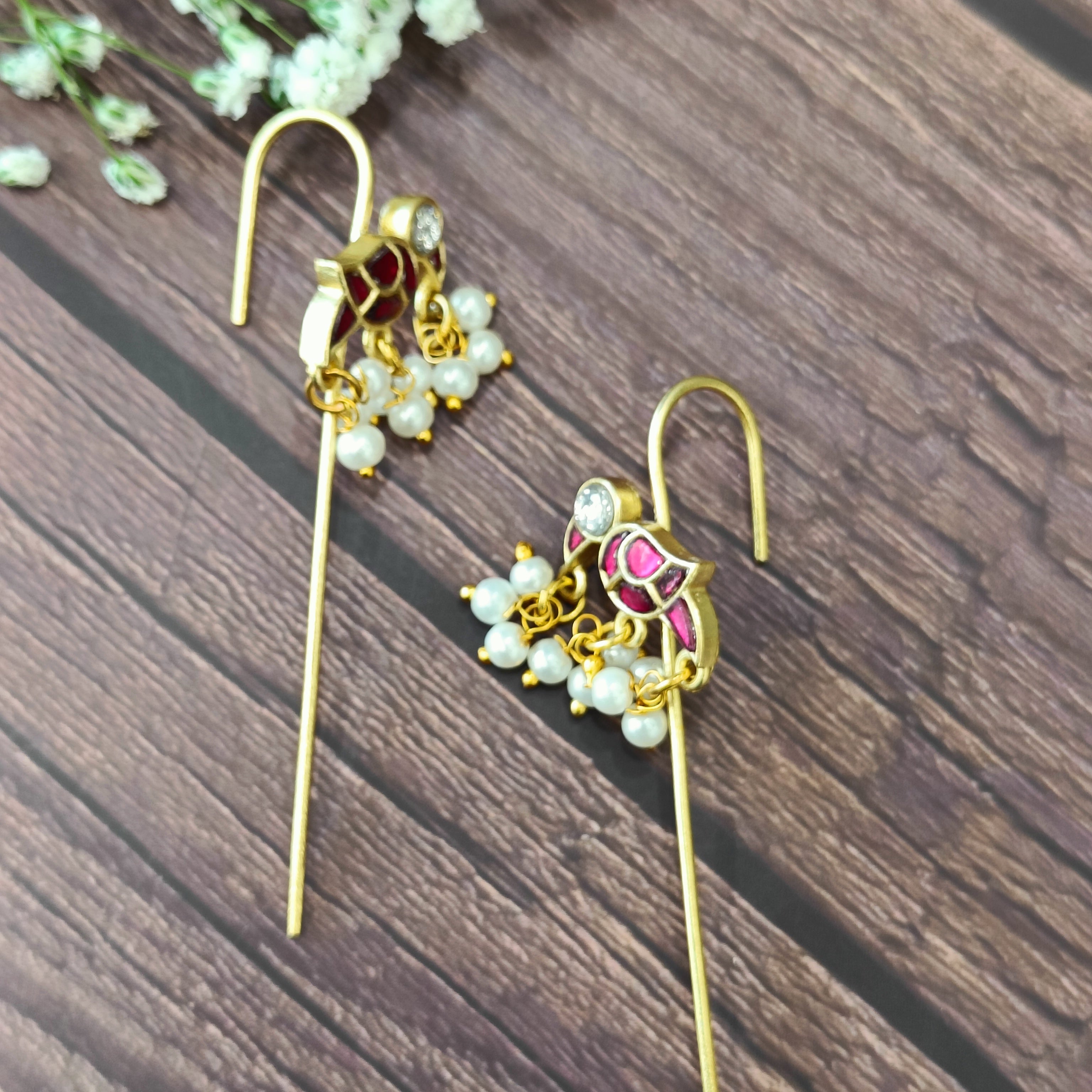 Nayaab Hiral Earcuff