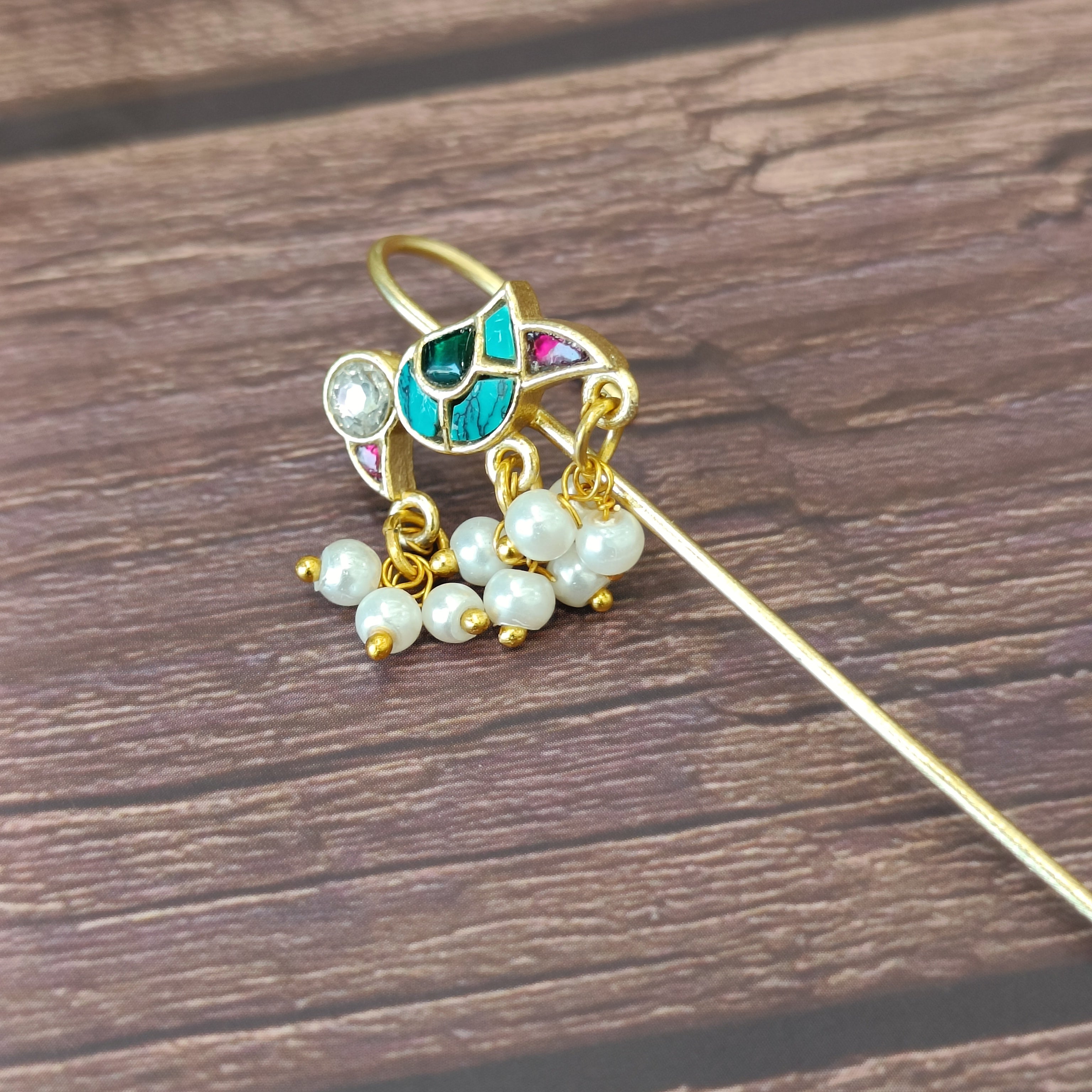 Nayaab Hiral Earcuff