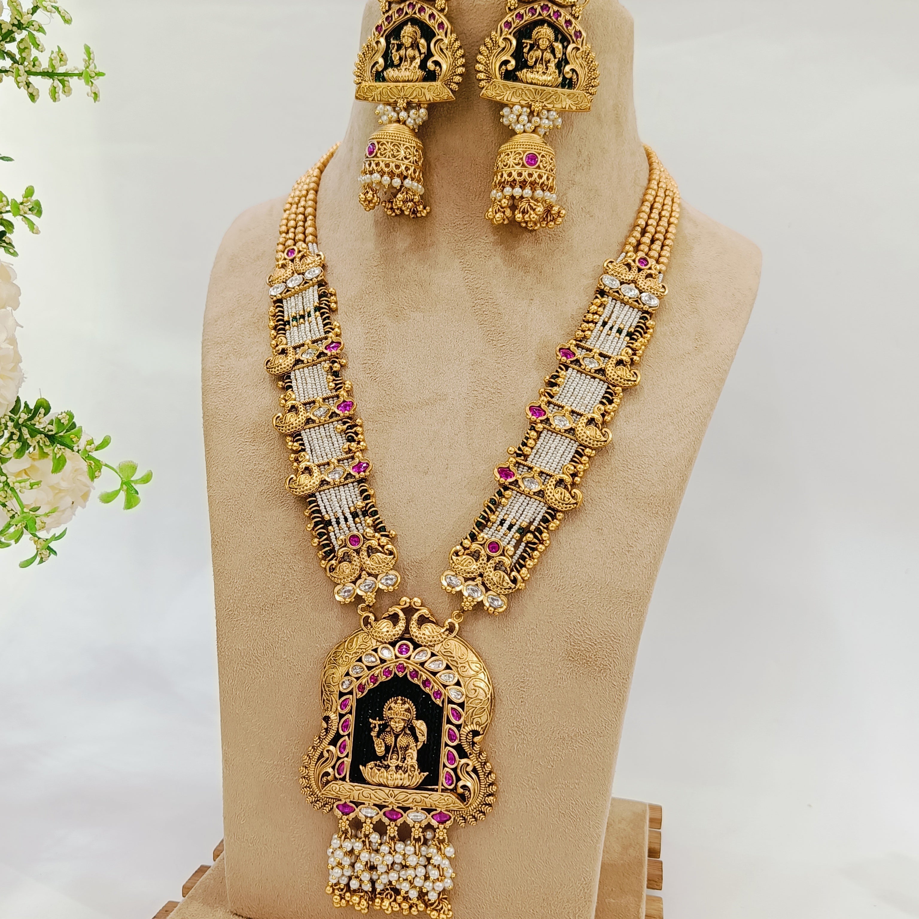 Nayaab Goddess Long Neckpiece