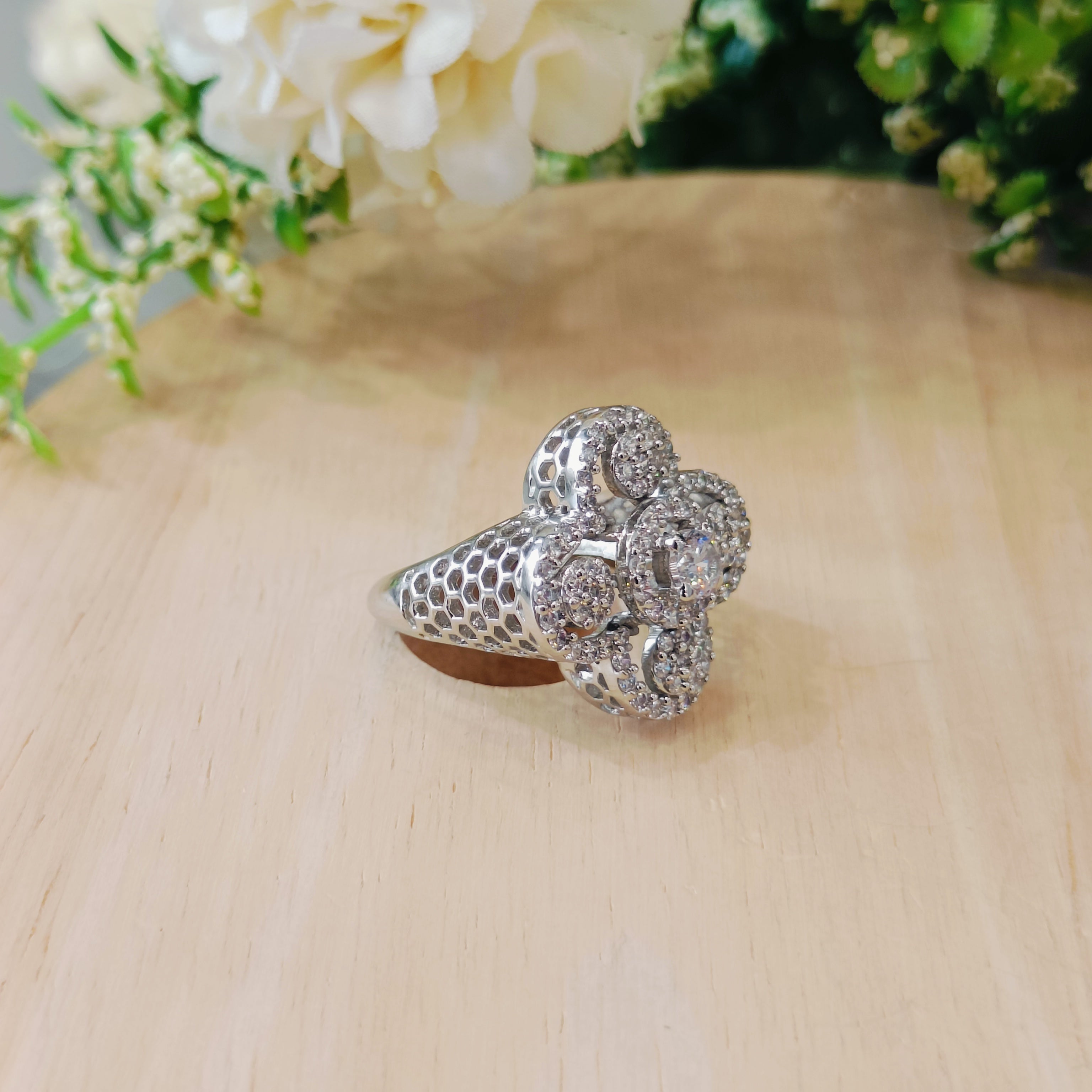 Vs Sterling Silver Cocktail Ring 188 7g