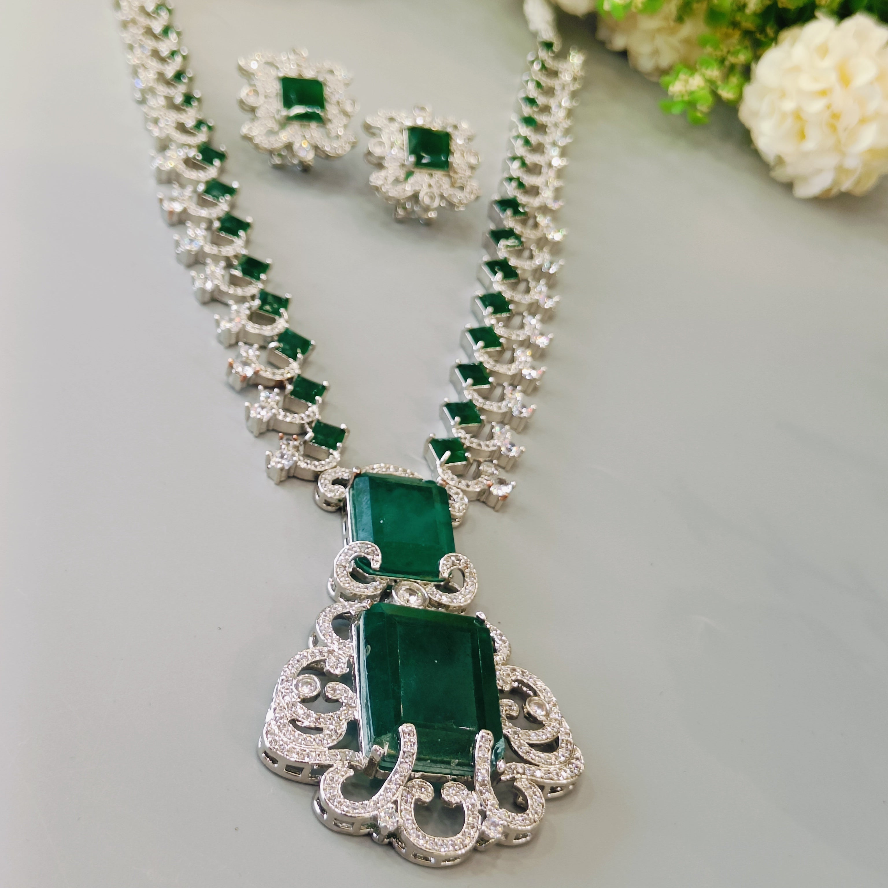 Ad Neeta Ambani Neckpiece