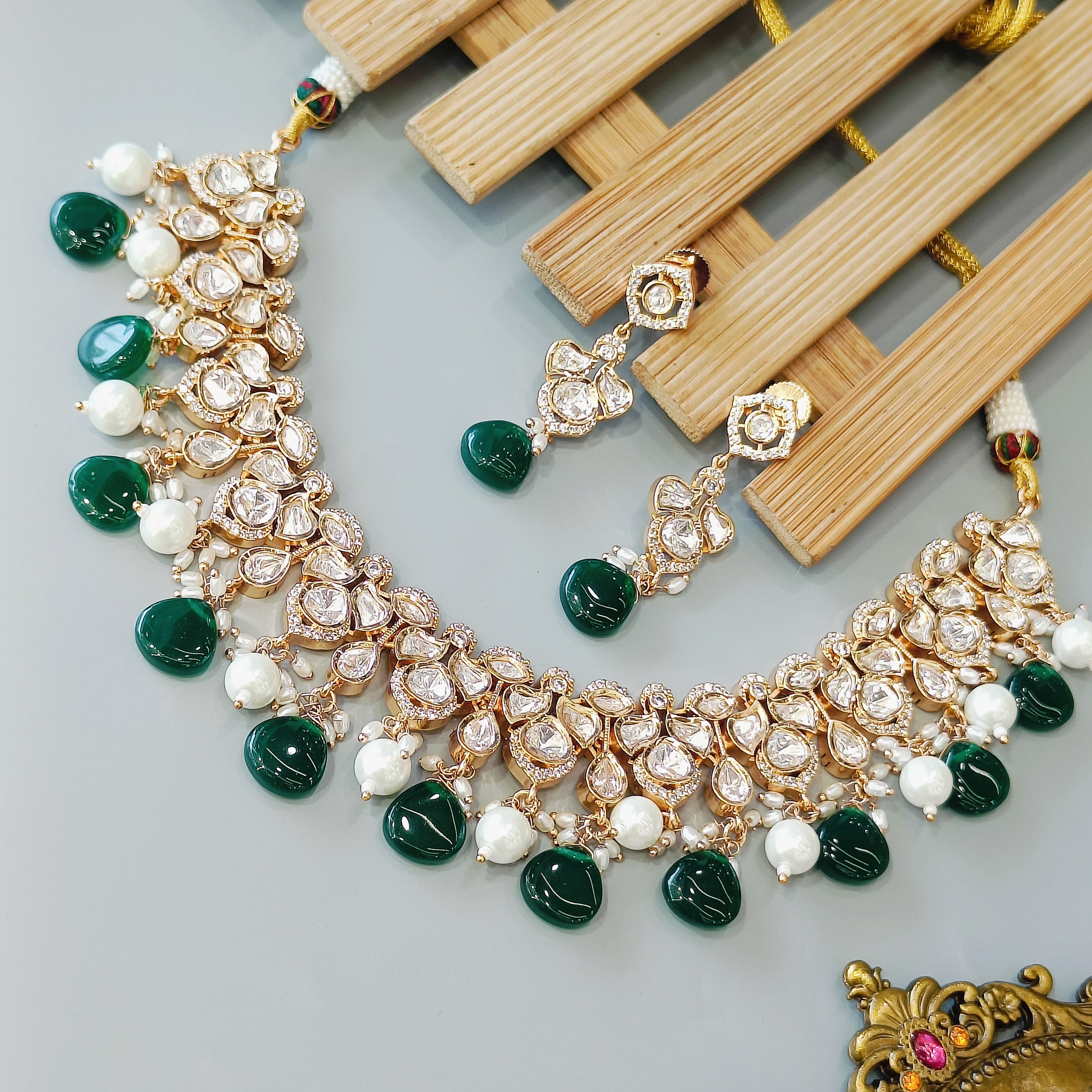 Nayaab Hina neckpiece