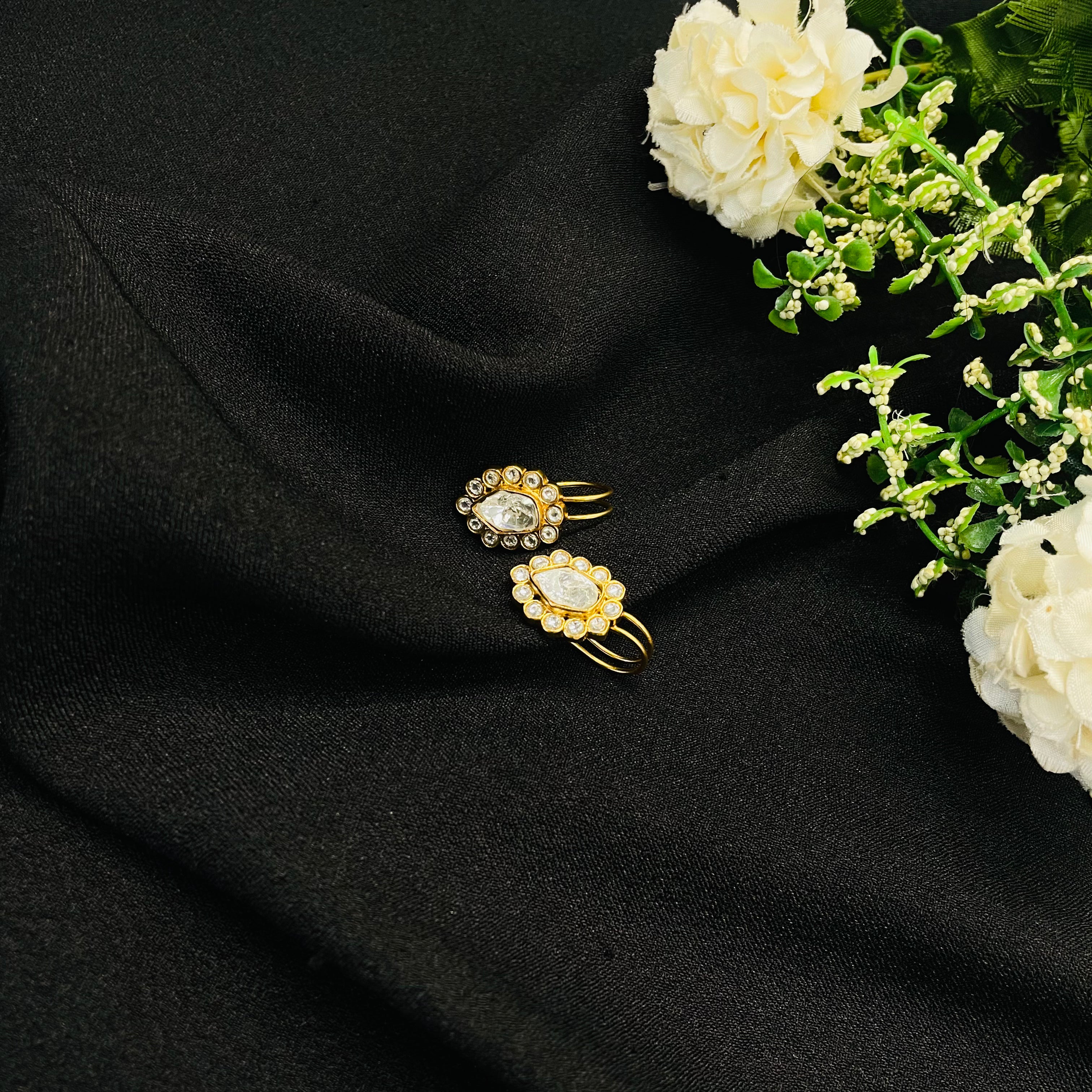 Nayaab bani bugadi/ earclip