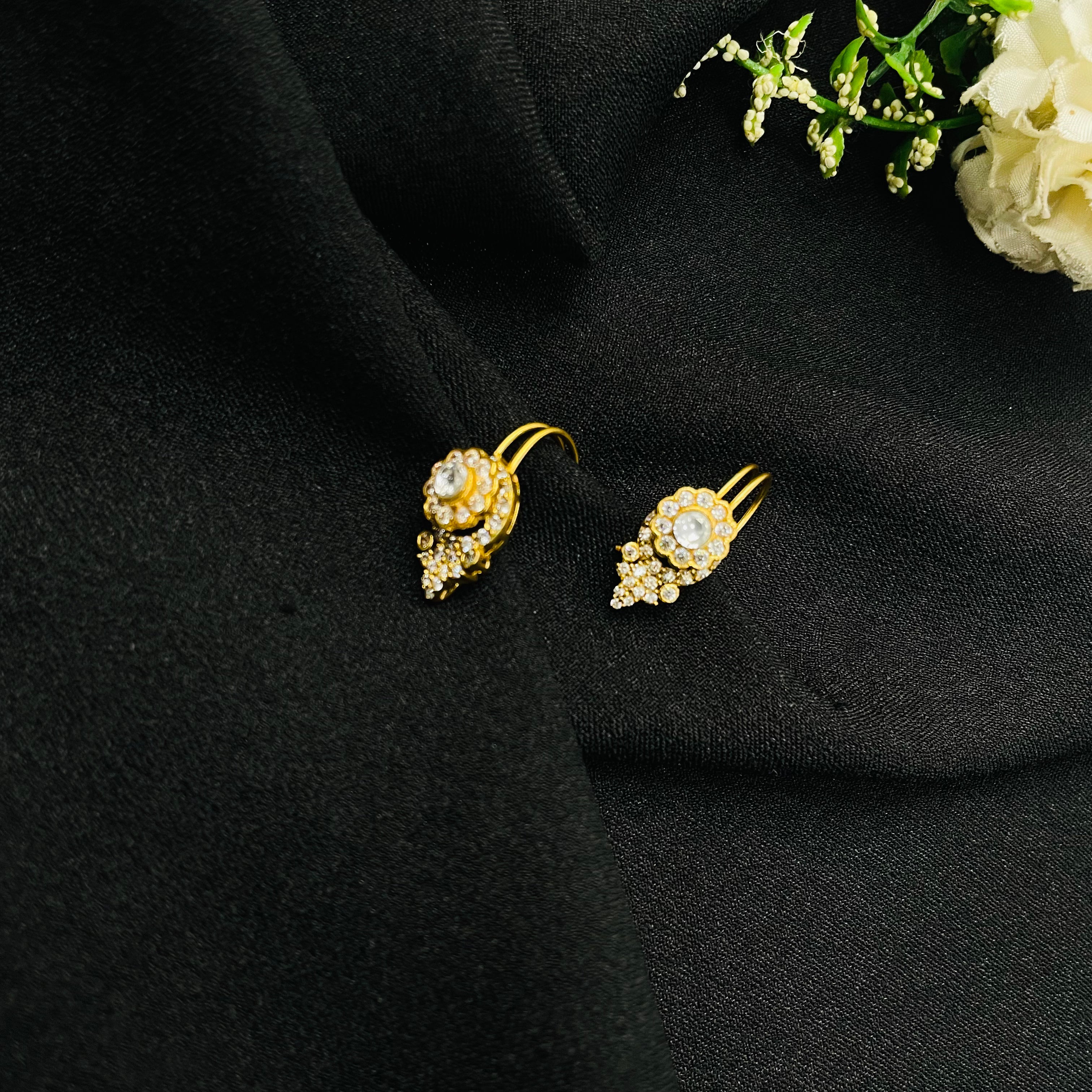 Nayaab anika earclip