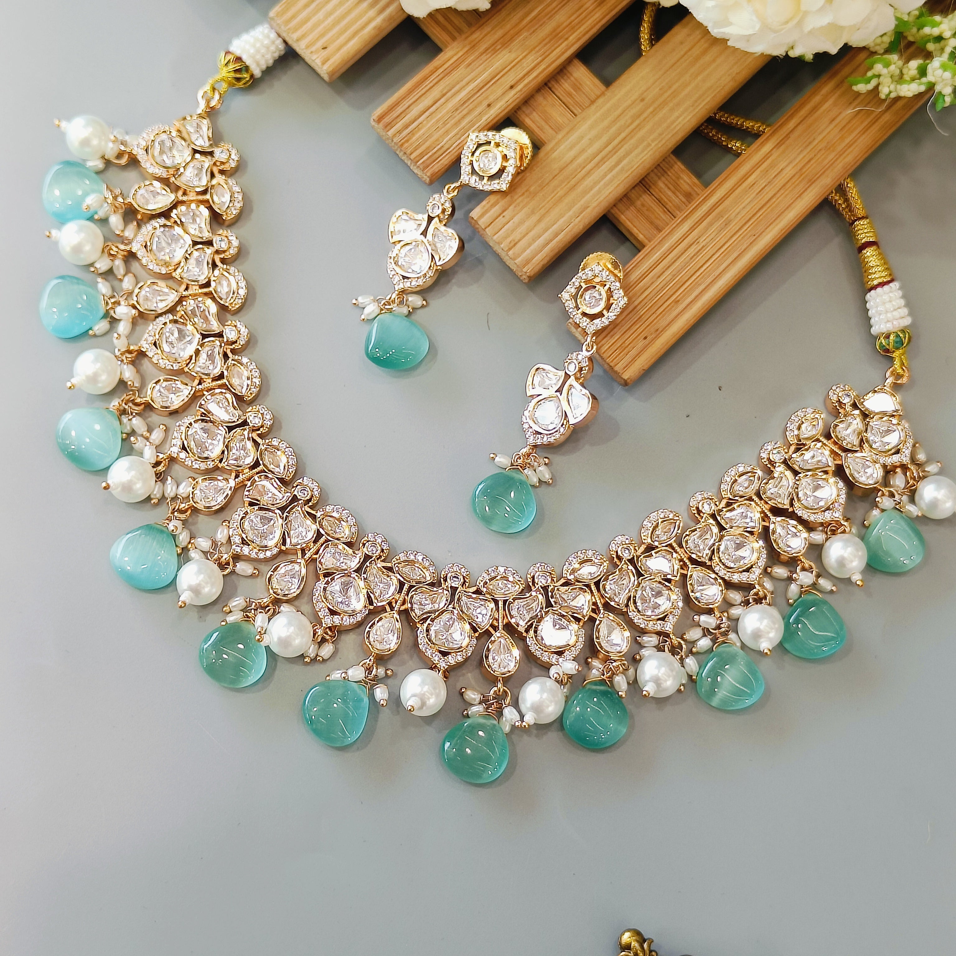 Nayaab Hina neckpiece