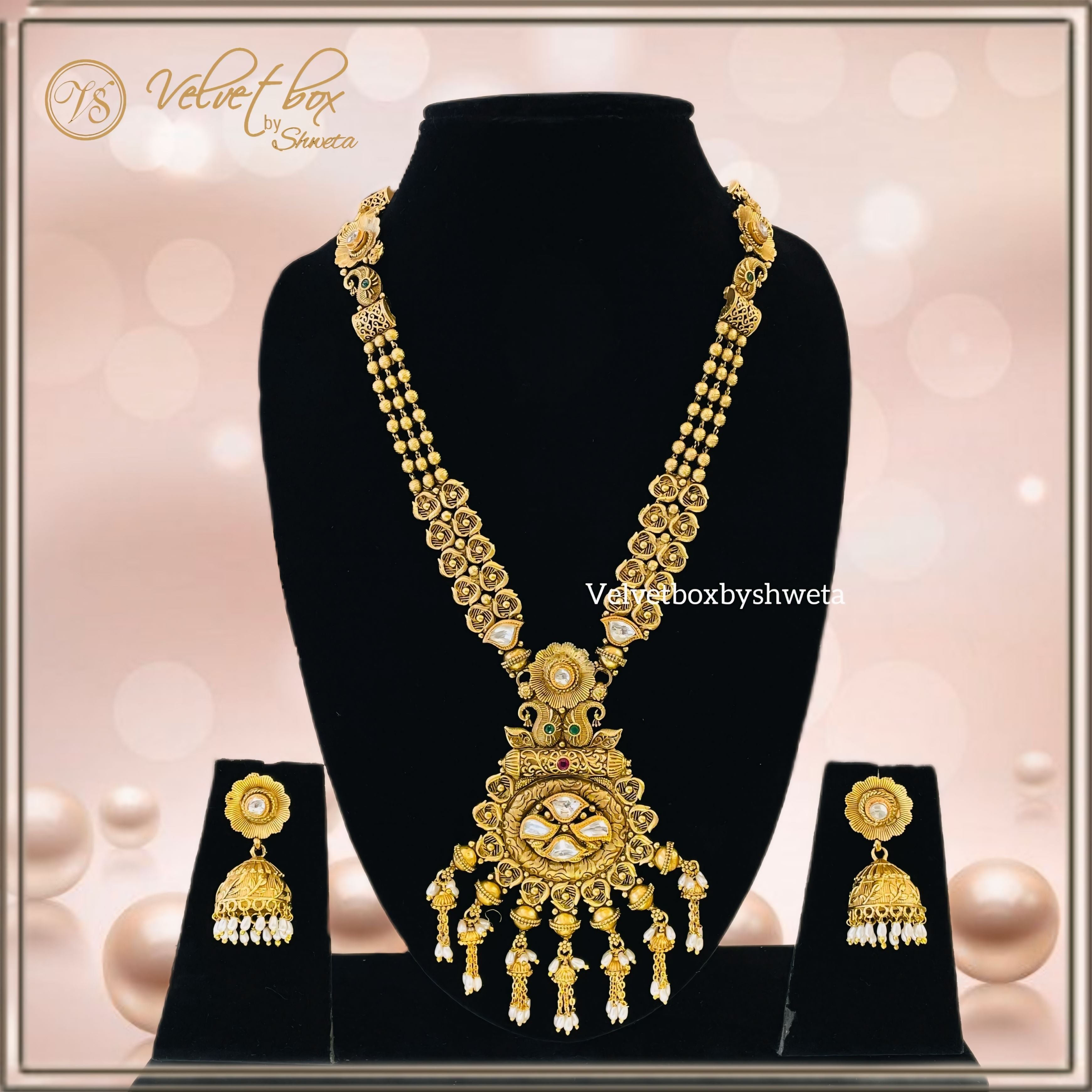 Nayaab Monica Neckpiece