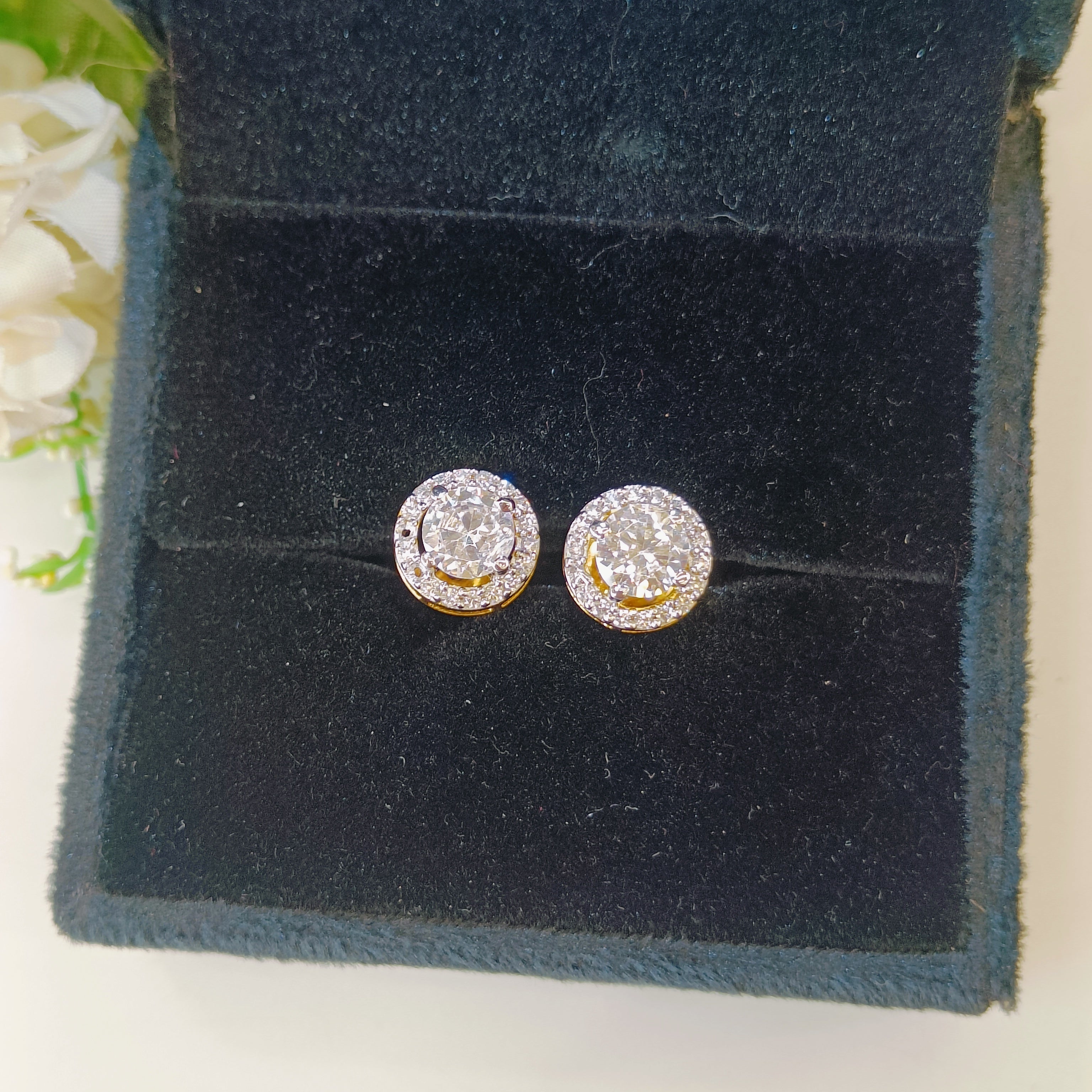 Vs sterling silver studs 181