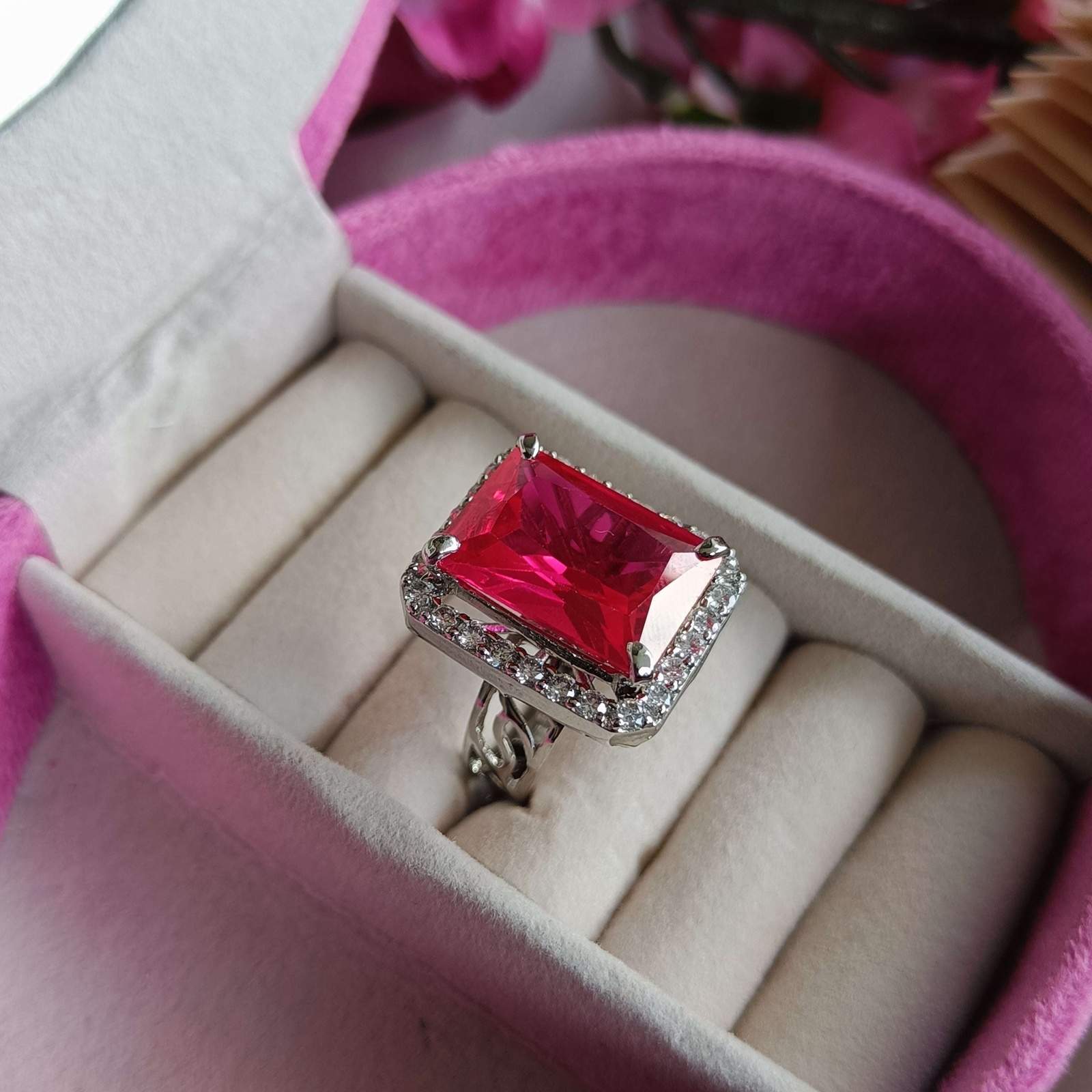 Vs sterling silver cocktail ring 090 Velvet box by Shweta