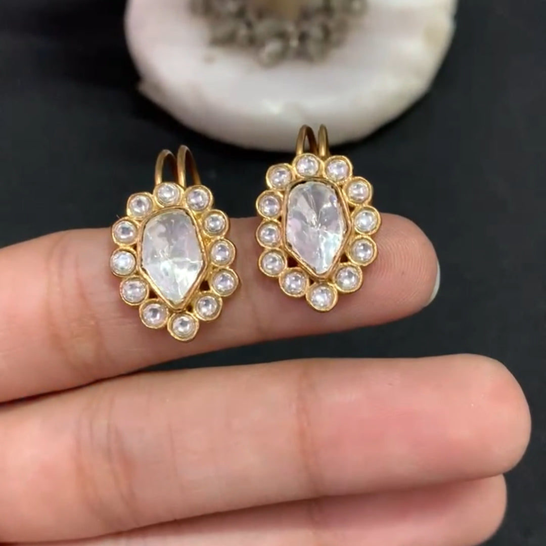 Nayaab bani bugadi/ earclip