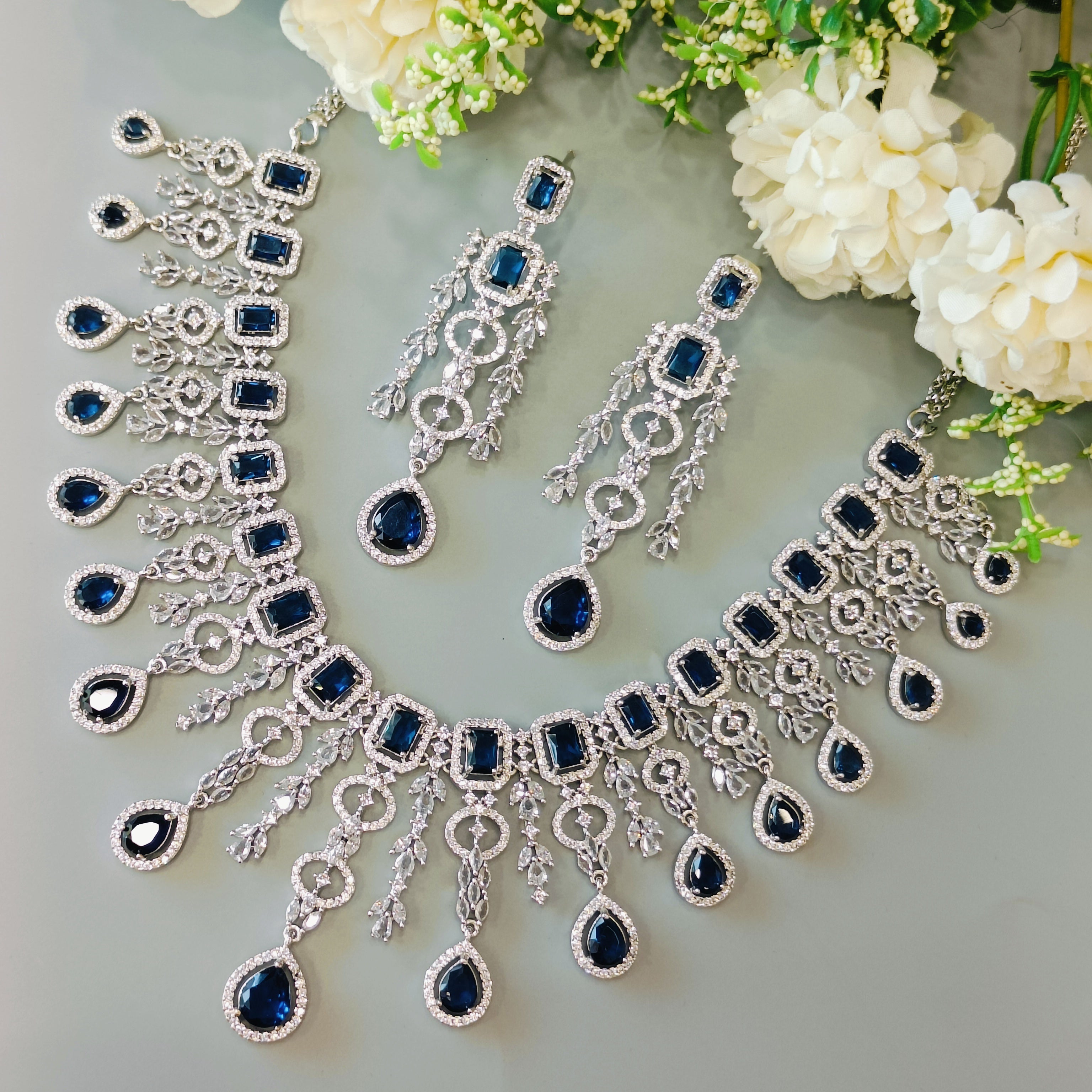 Emma ad neckpiece - blue