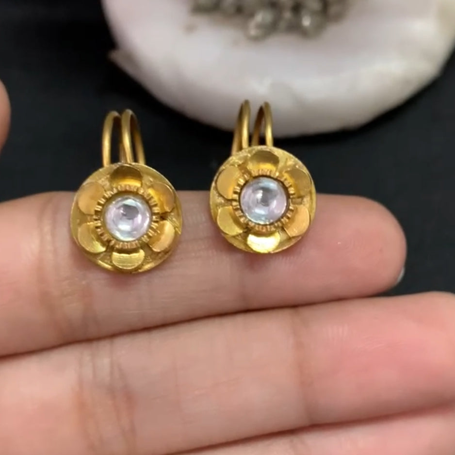 Nayaab anushi bugadi/earclip