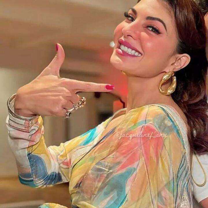 Layla Alexa hoops velvet box by shweta