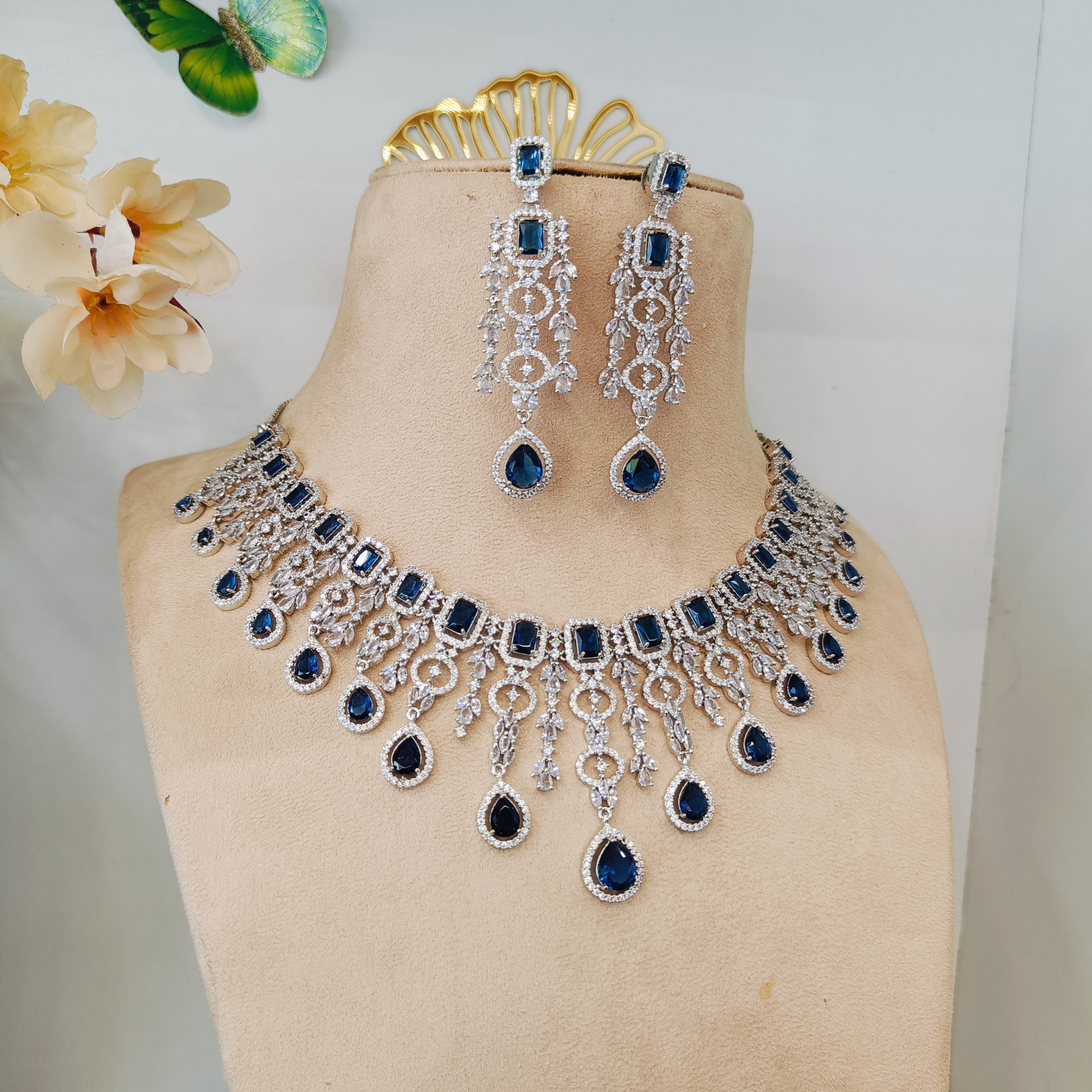 Emma ad neckpiece - blue