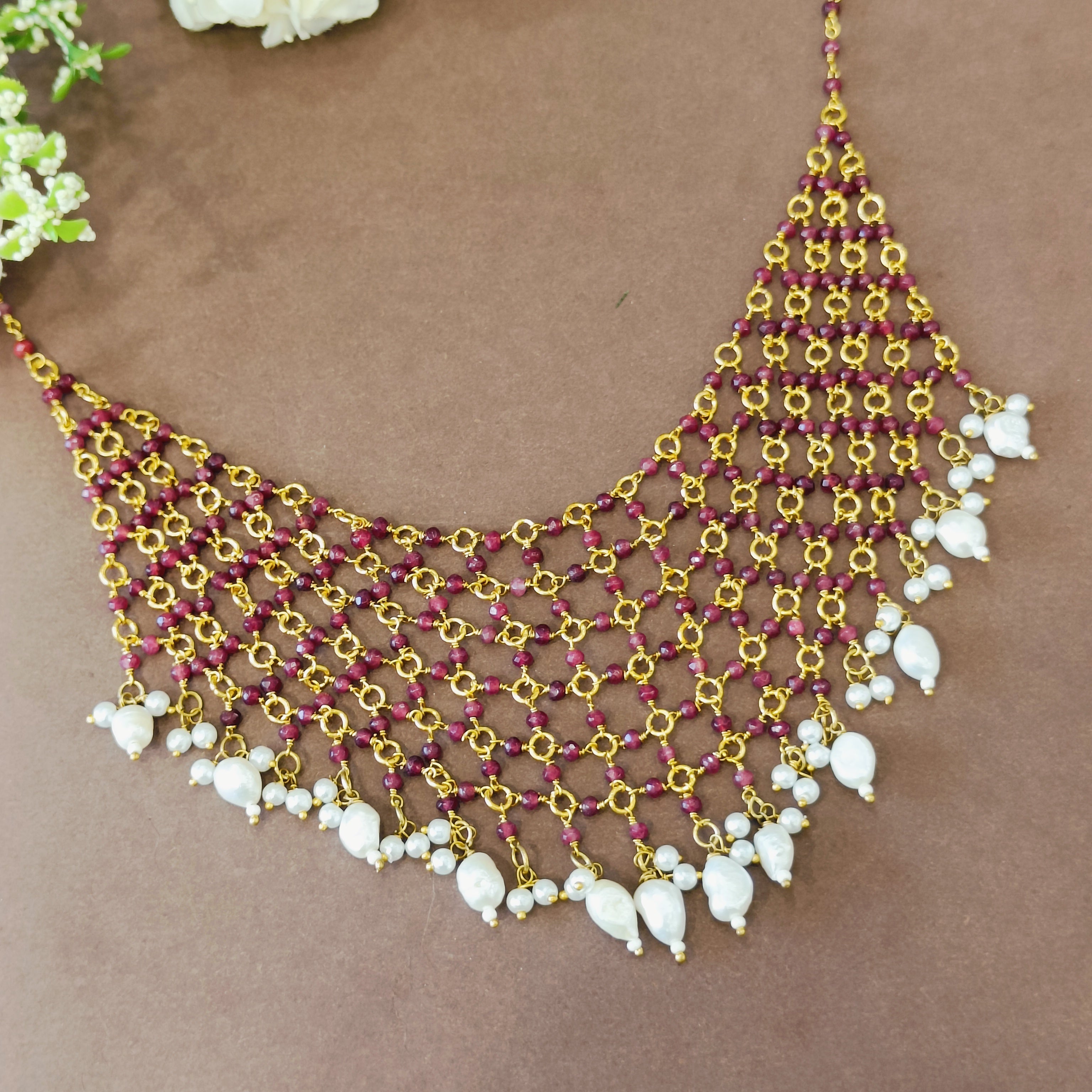 Nayaab Sara choker