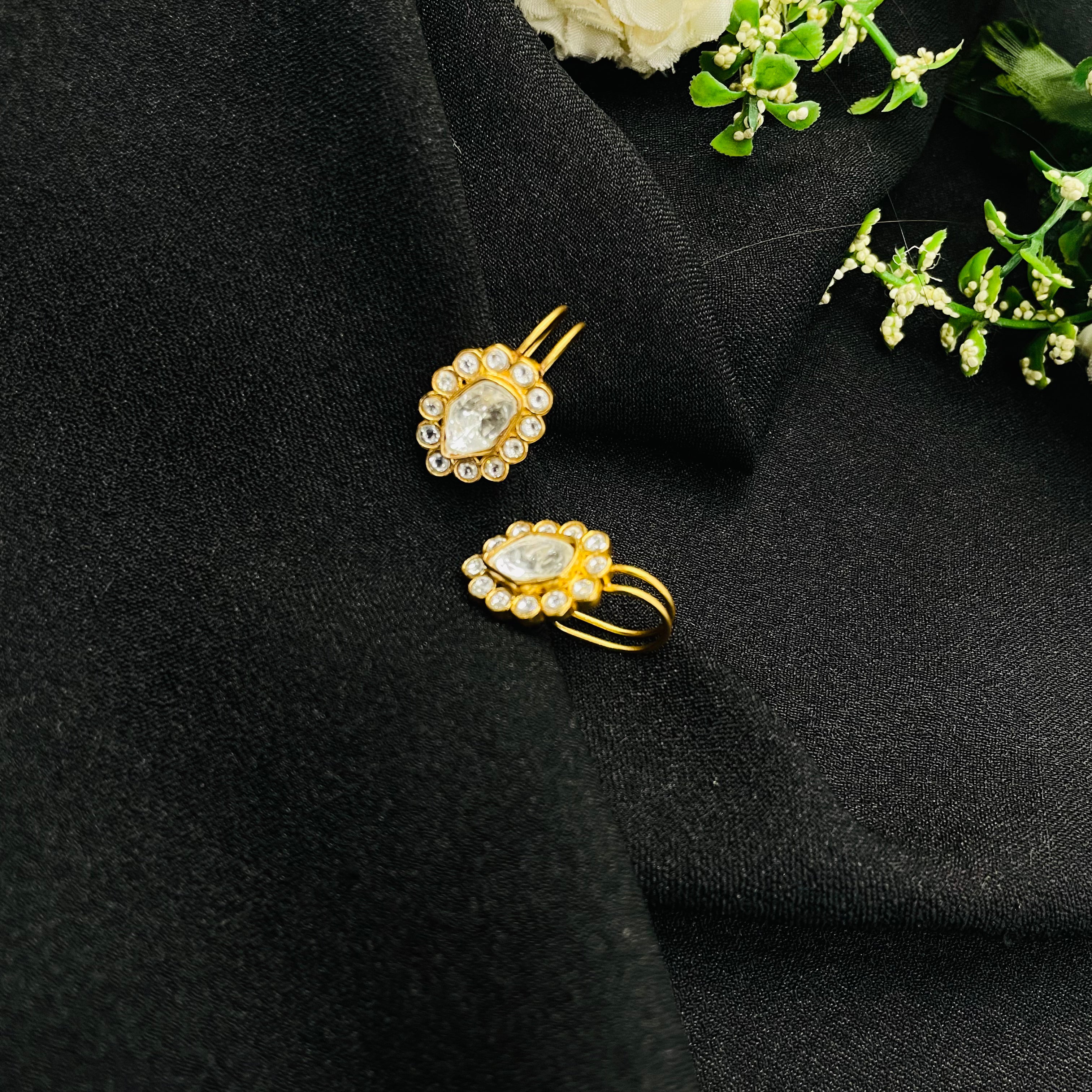 Nayaab bani bugadi/ earclip