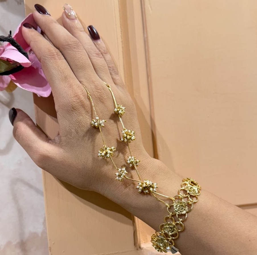 Nayaab maya Pearl Handcuff