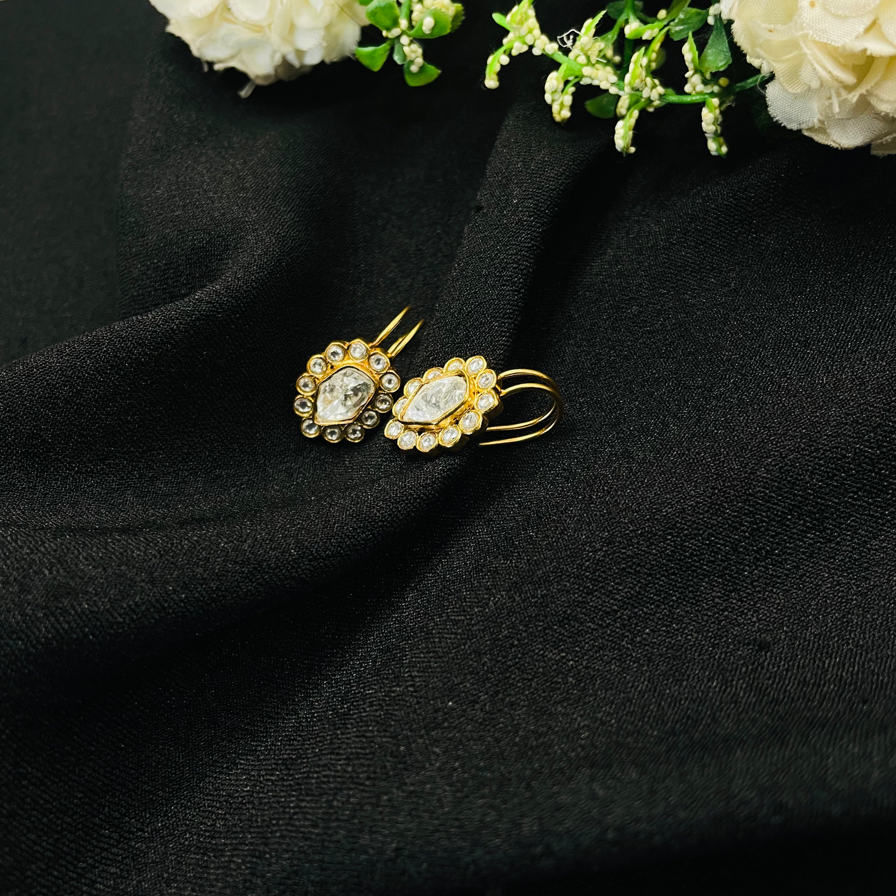 Nayaab bani bugadi/ earclip