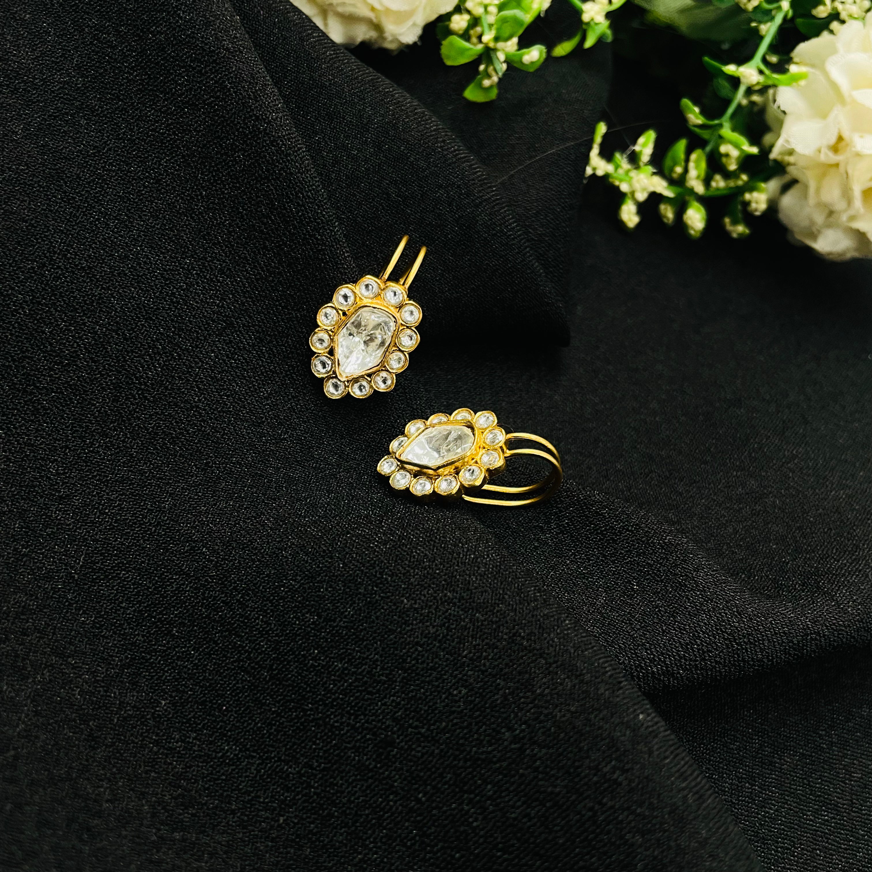 Nayaab bani bugadi/ earclip