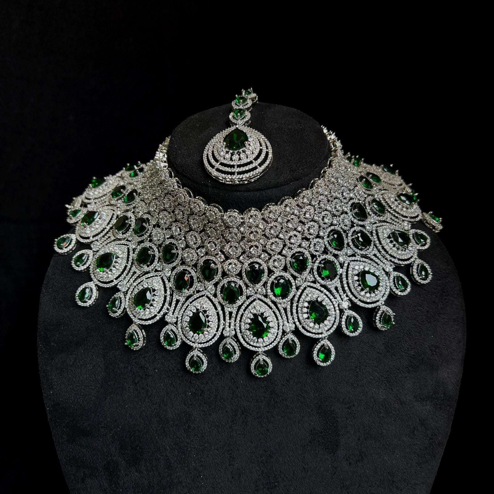 payal ad choker velvet box by shweta