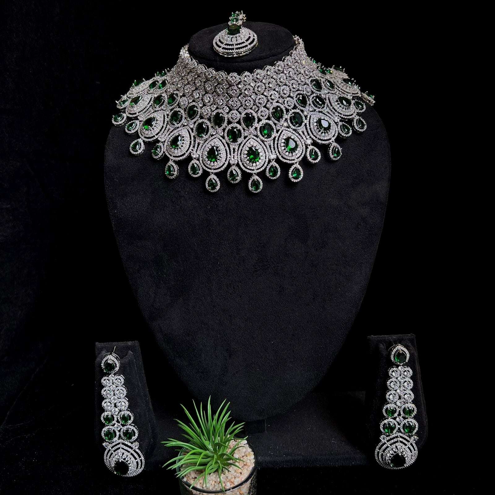 payal ad choker velvet box by shweta